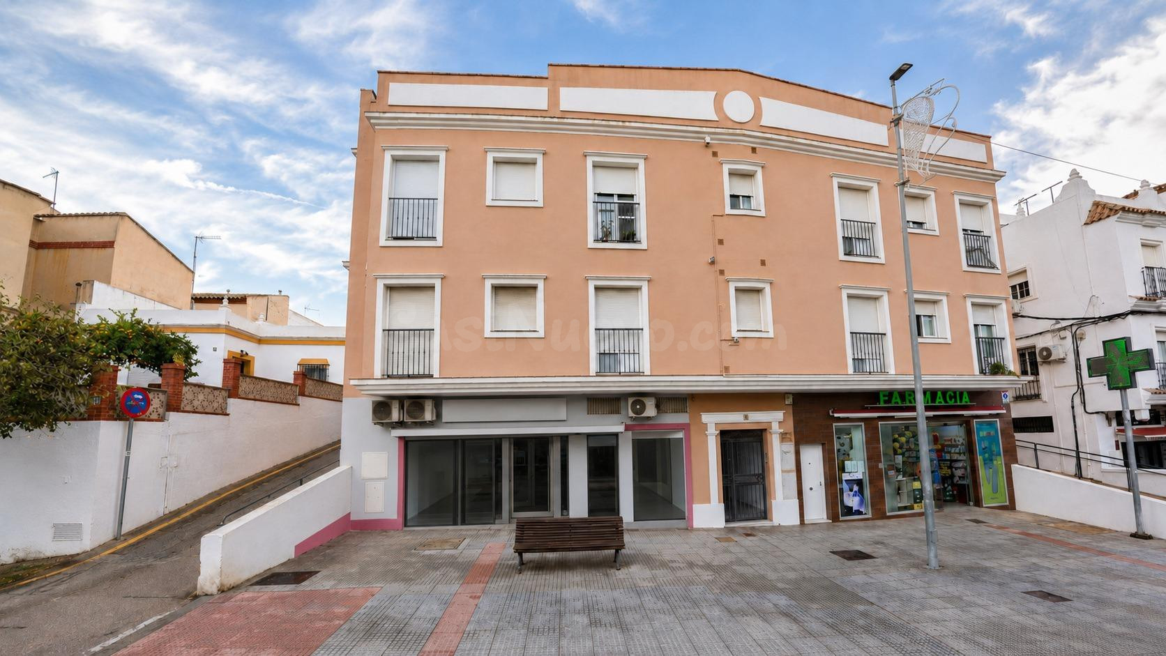 Amplio local comercial de 154 m2 ya compartimentado para des - foto 3
