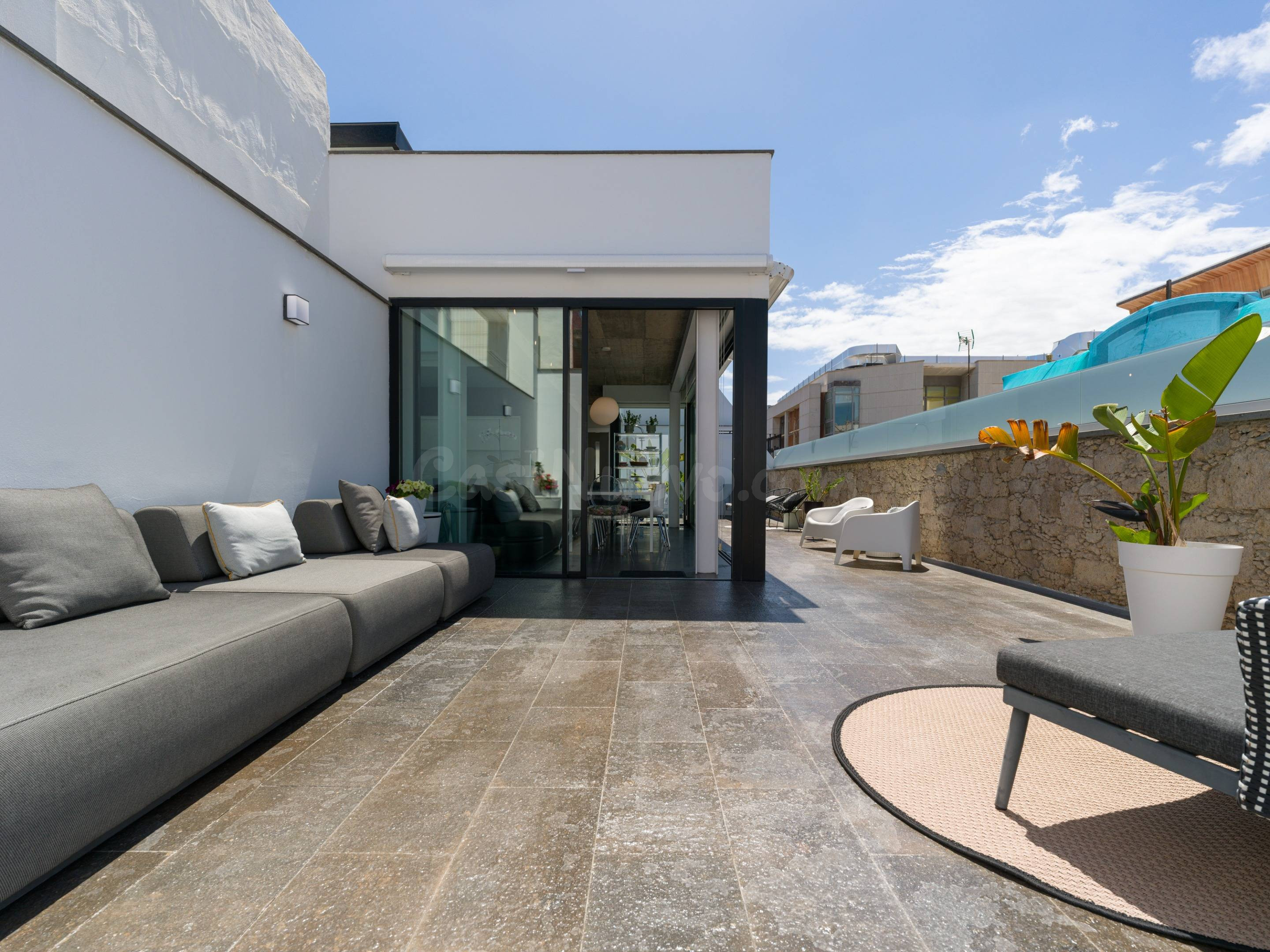 Exclusiva casa de diseño en Triana con espectacular zona chi - foto 4