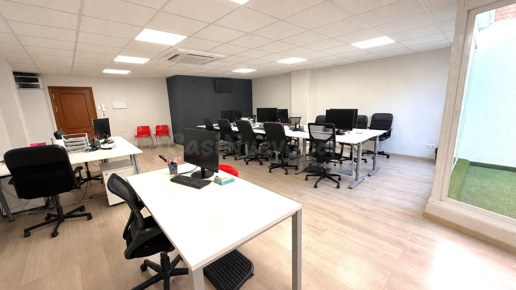 OFICINA TOTALMENTE REFORMADA EN VENTA - foto 2