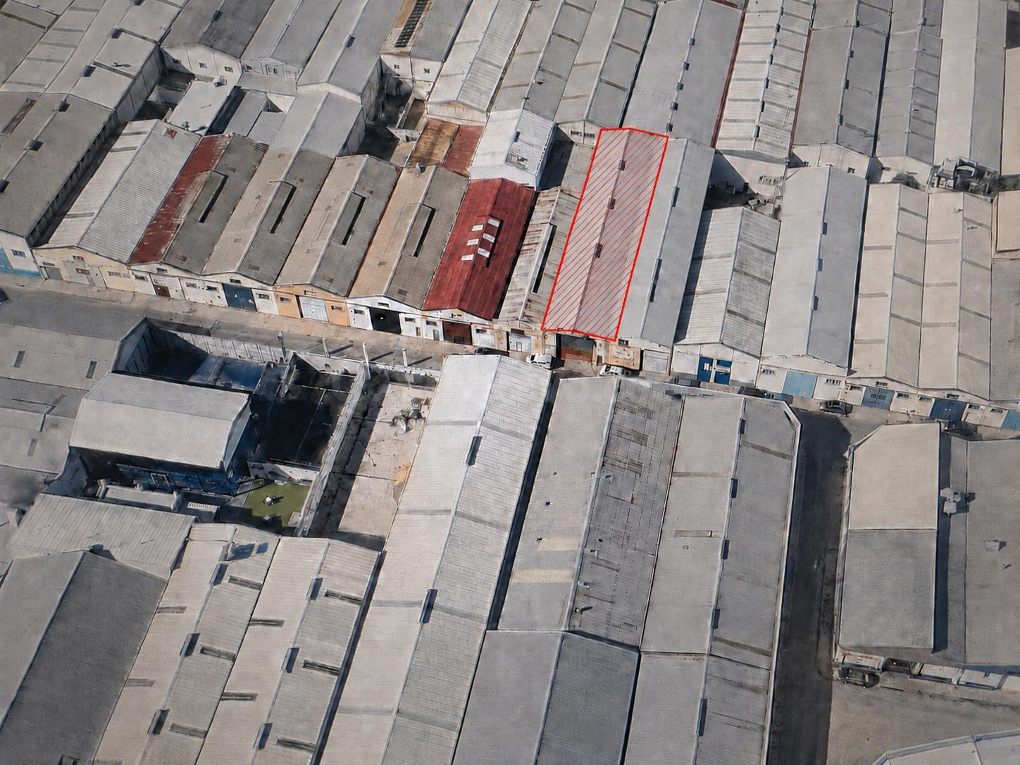 Nave industrial de gran altura en el Polígono El Torno