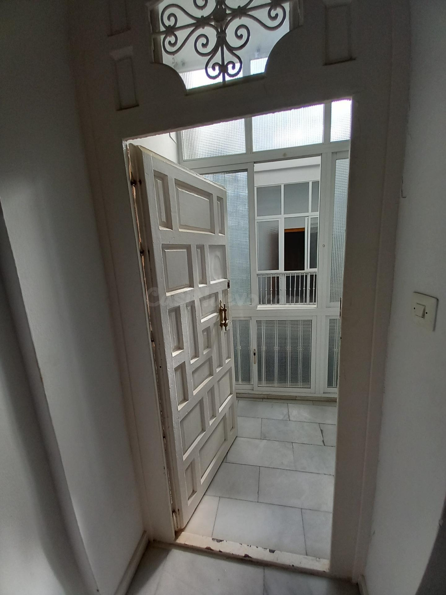 CASA SEÑORIAL DE 1888 EN PLENO CENTRO DE CÁDIZ CON OPCION A  - foto 5