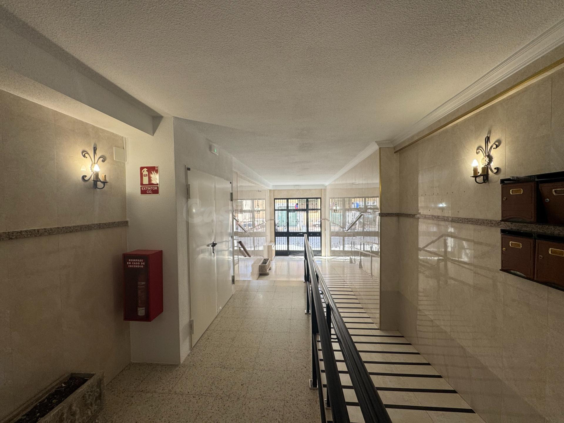PISO EN VENTA A 200 METROS DE LA ESTACIÓN DE RENFE - foto 2