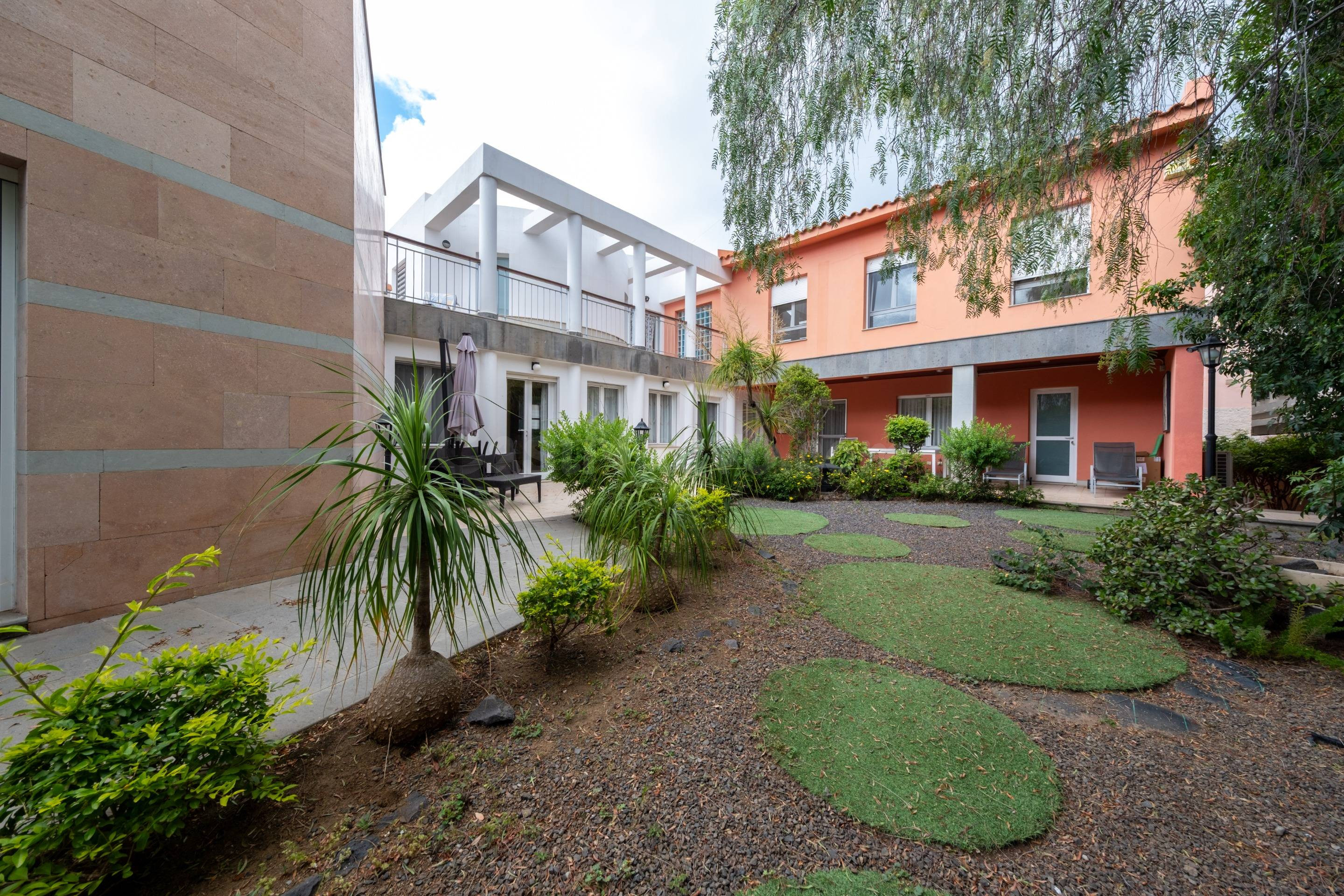 Exclusivo chalet en Ciudad Jardín - foto 4