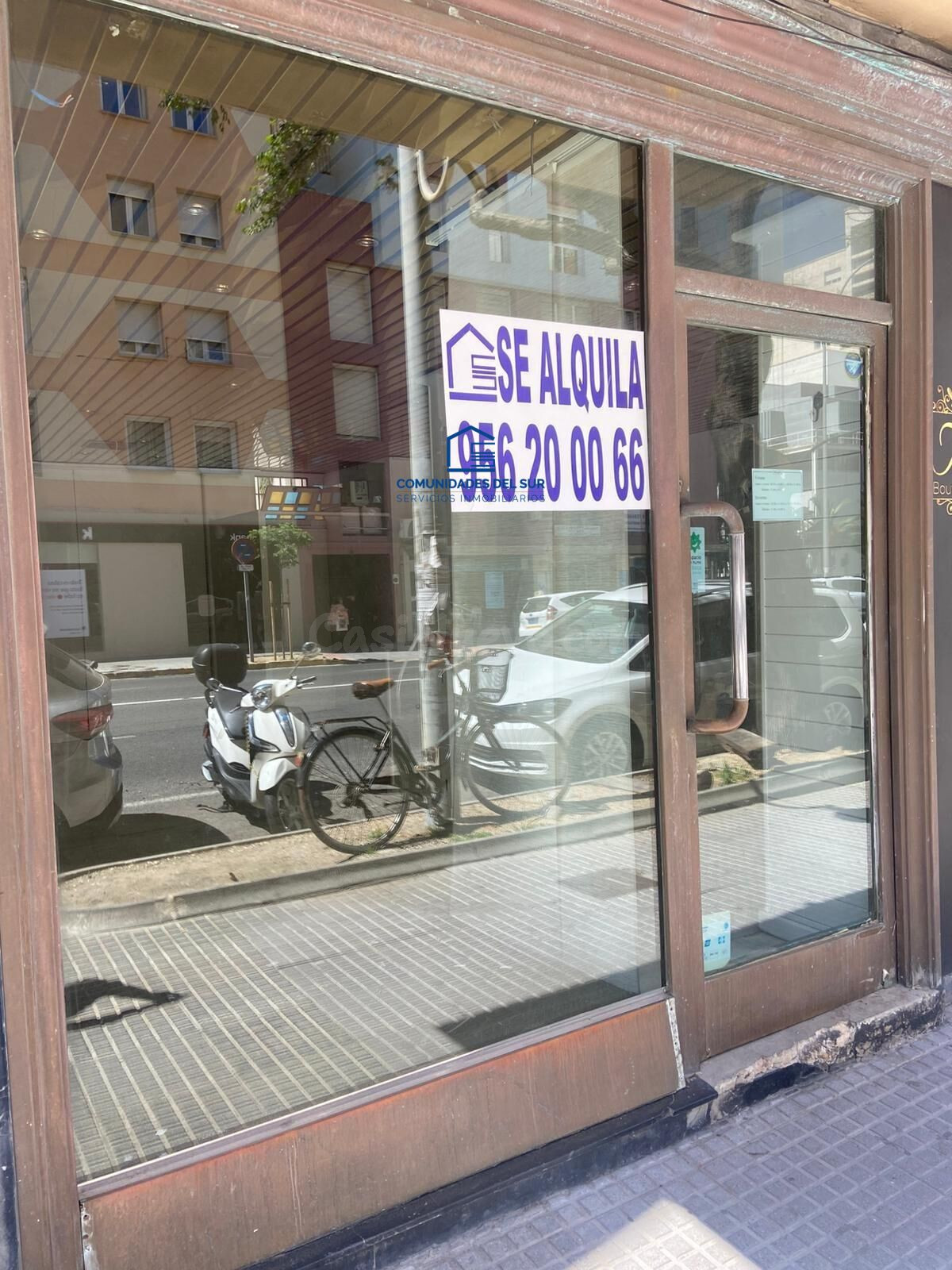 Local Avenida zona Hospital Puerta del Mar - foto 4