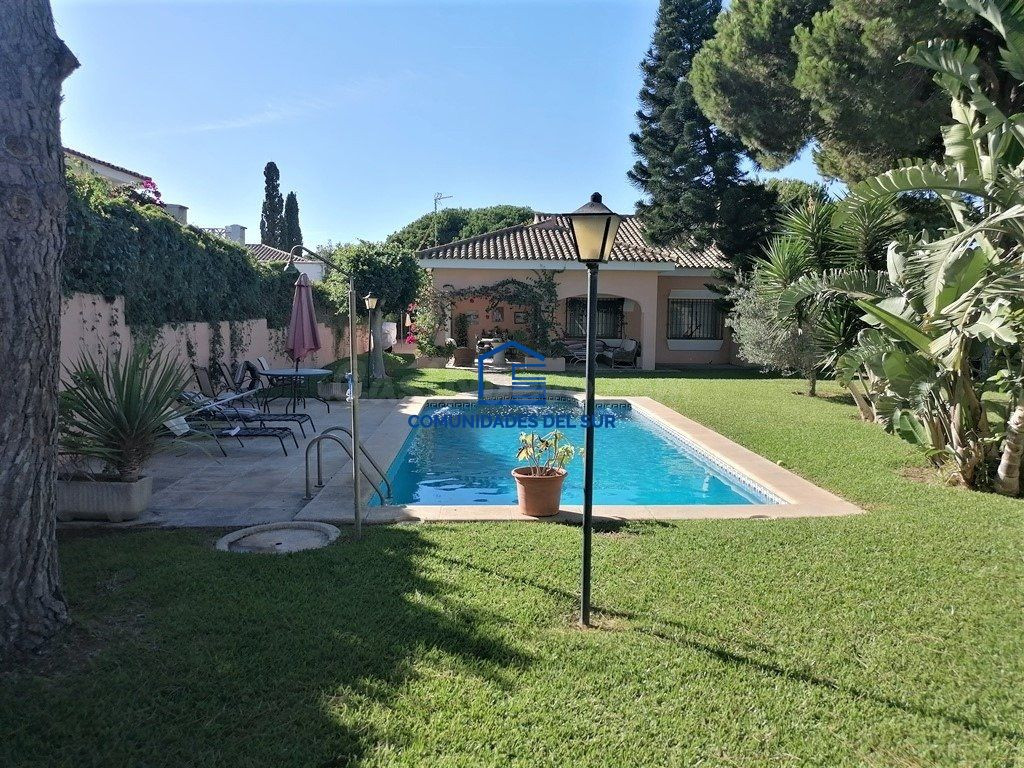 Chalet independiente en Vistahermosa. Alquiler Verano 2026. 