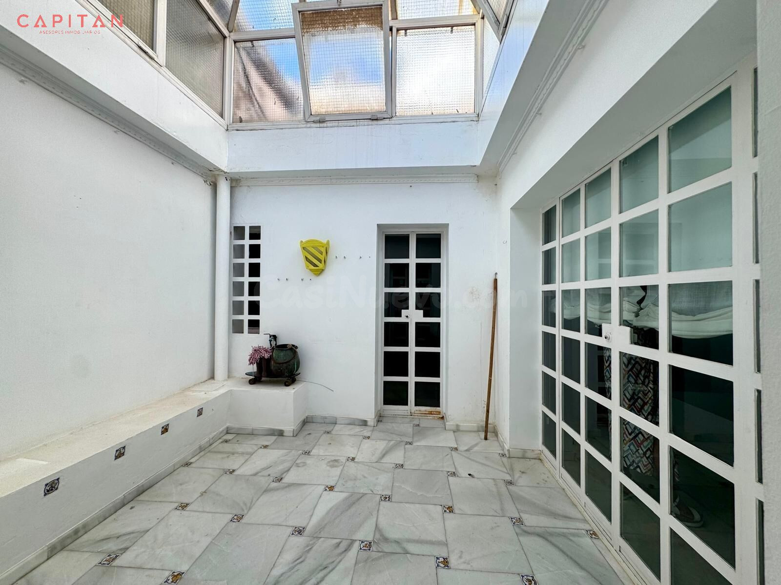 EXCLUSIVO ATICO CON AMPLIA TERRAZA Y GARAJE OPCIONAL EN PLEN - foto 4