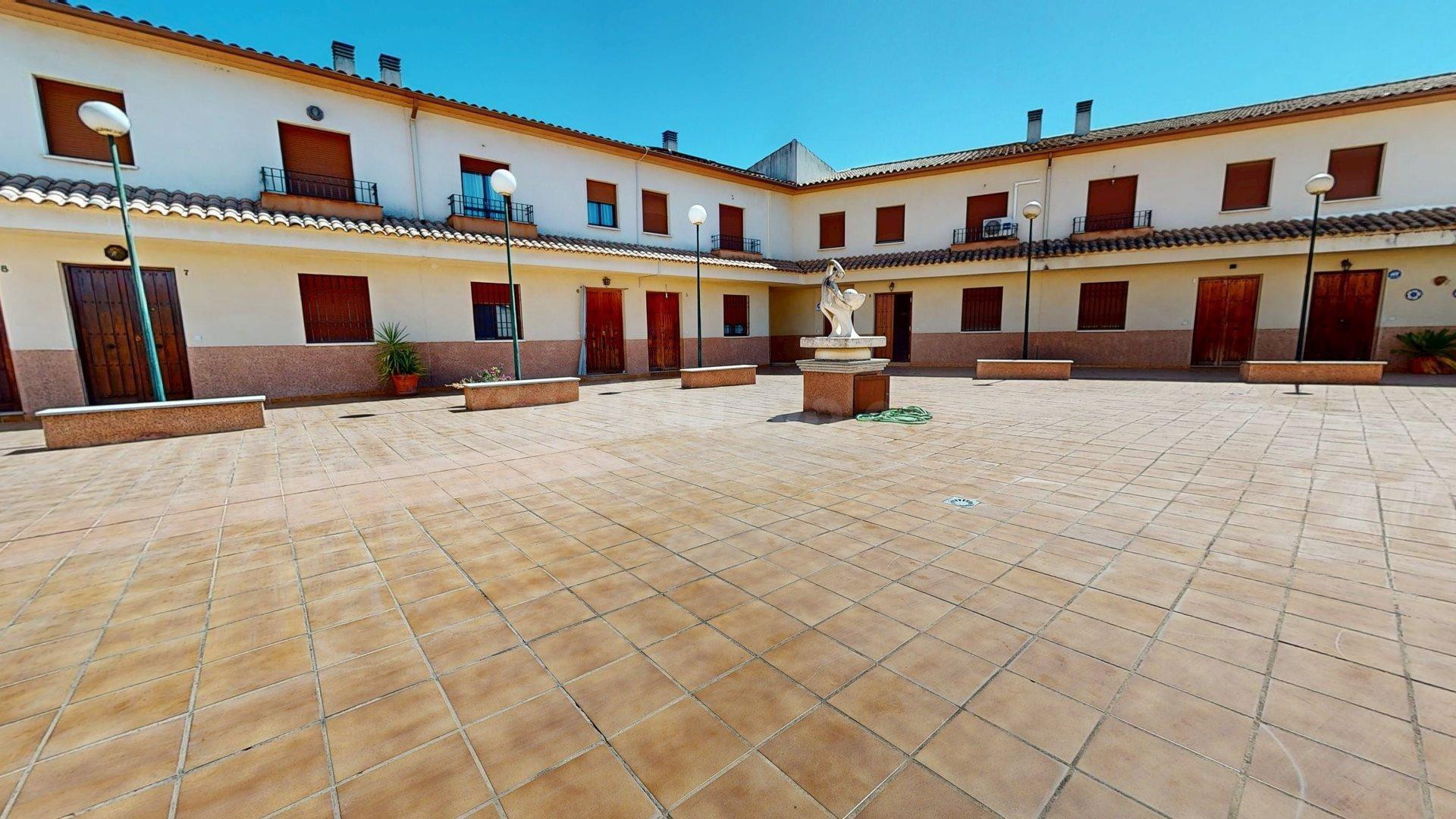 Casa adosada de tres dormitorios, Villafranca de Córdoba - foto 2