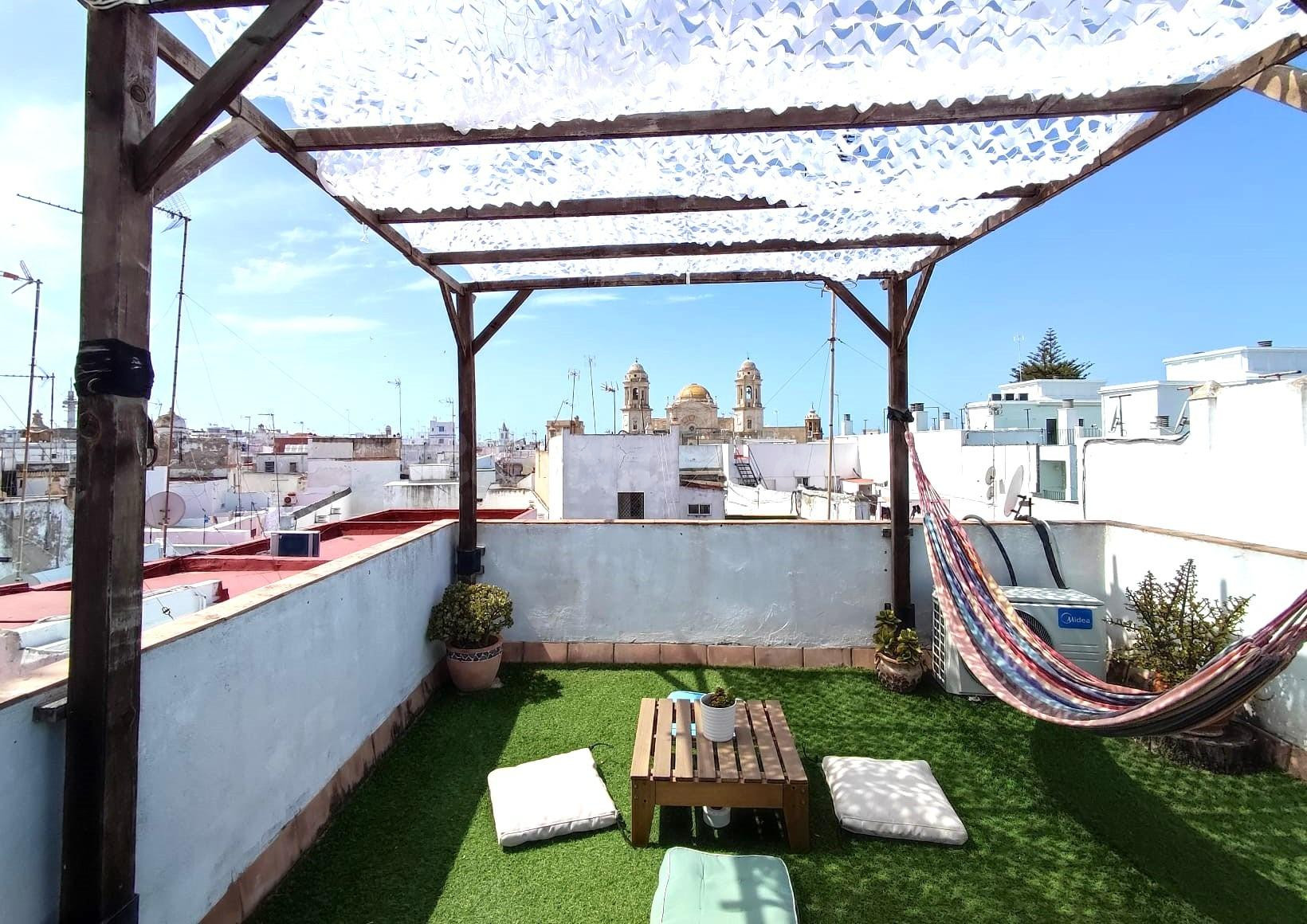 Ático Exclusivo con Terraza Privada de 40 m2 y Licencia Turí