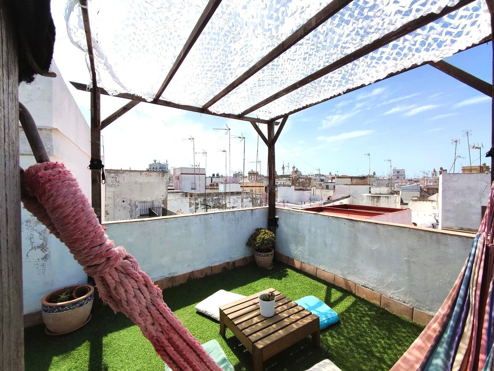 Ático Exclusivo con Terraza Privada de 40 m2 y Licencia Turí - foto 3