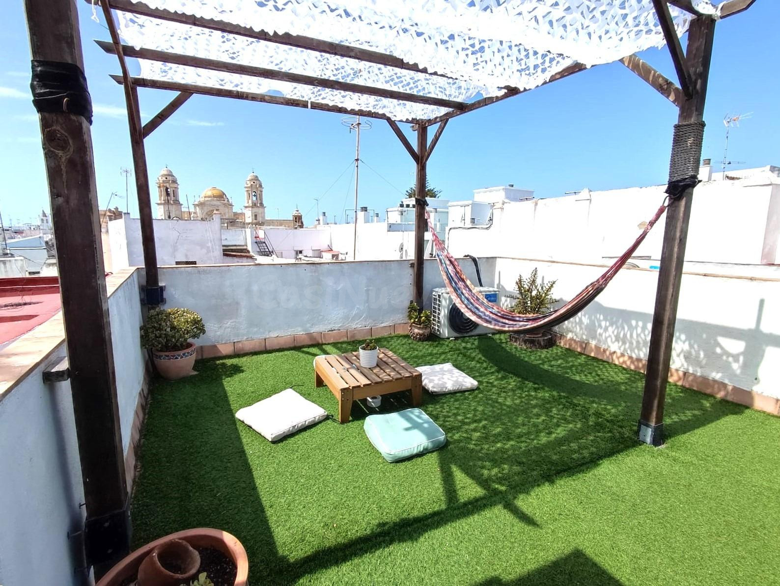 Ático Exclusivo con Terraza Privada de 40 m2 y Licencia Turí - foto 4