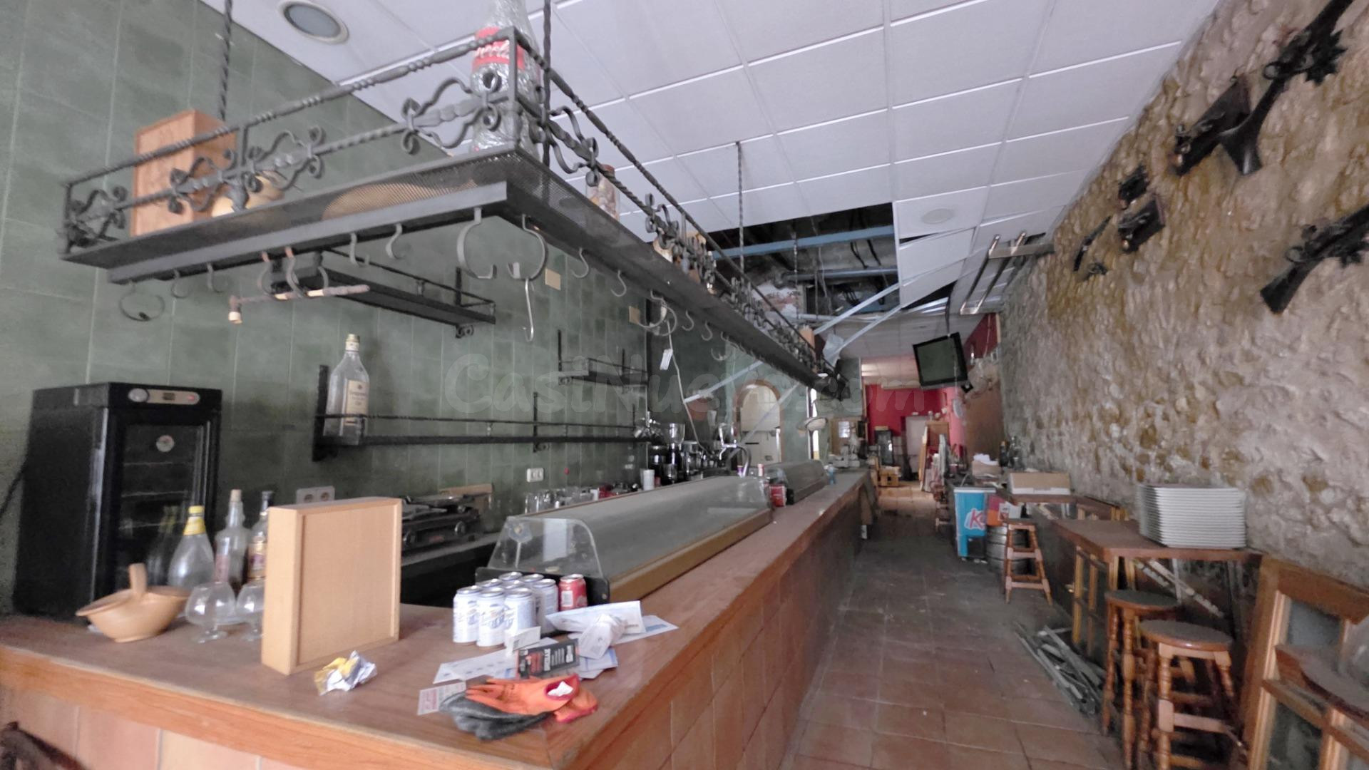LOCAL EN VENTA ACONDICIONADO COMO CAFETERIA EN CAROLINAS BAJ - foto 2