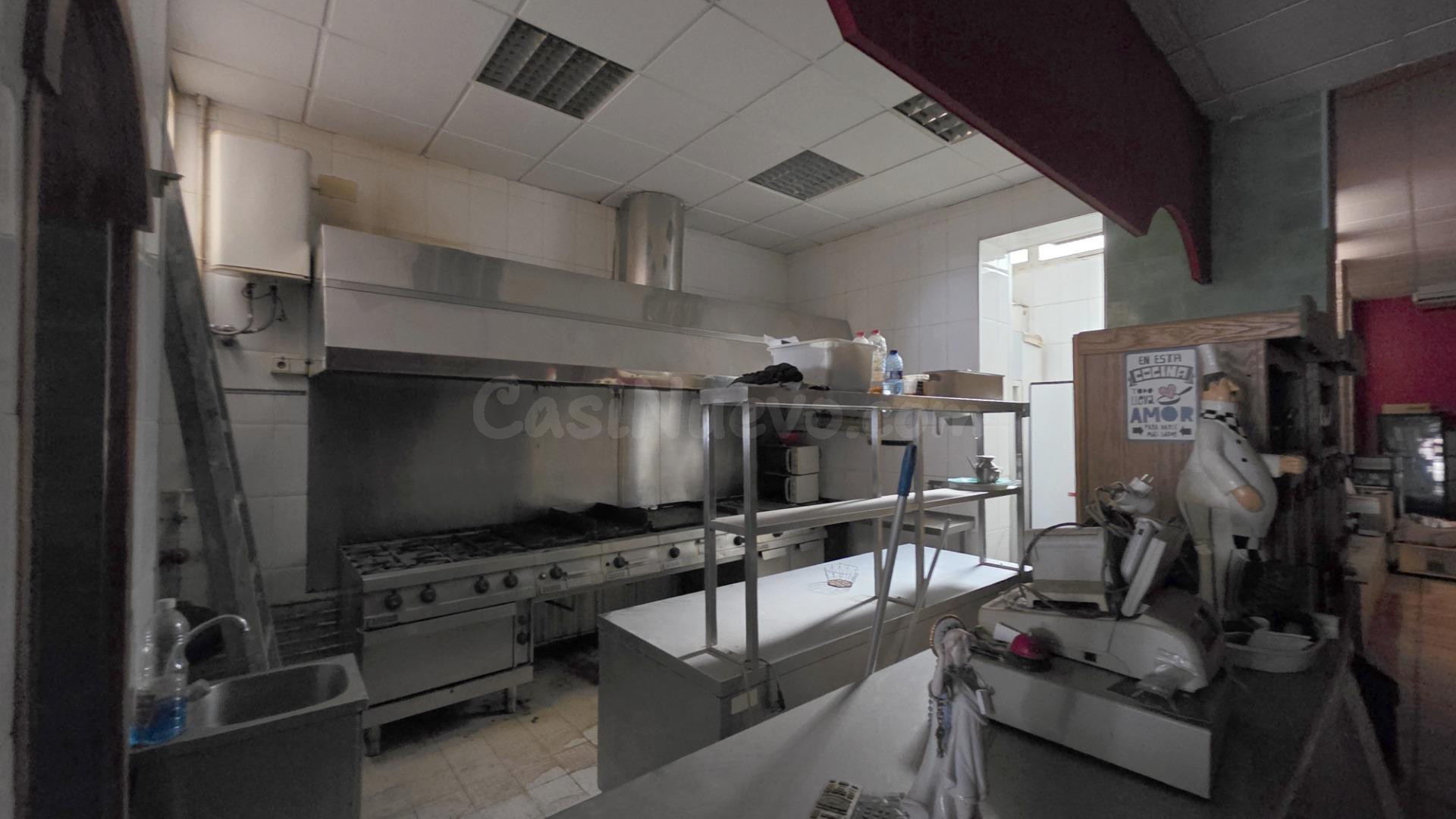 LOCAL EN VENTA ACONDICIONADO COMO CAFETERIA EN CAROLINAS BAJ - foto 3