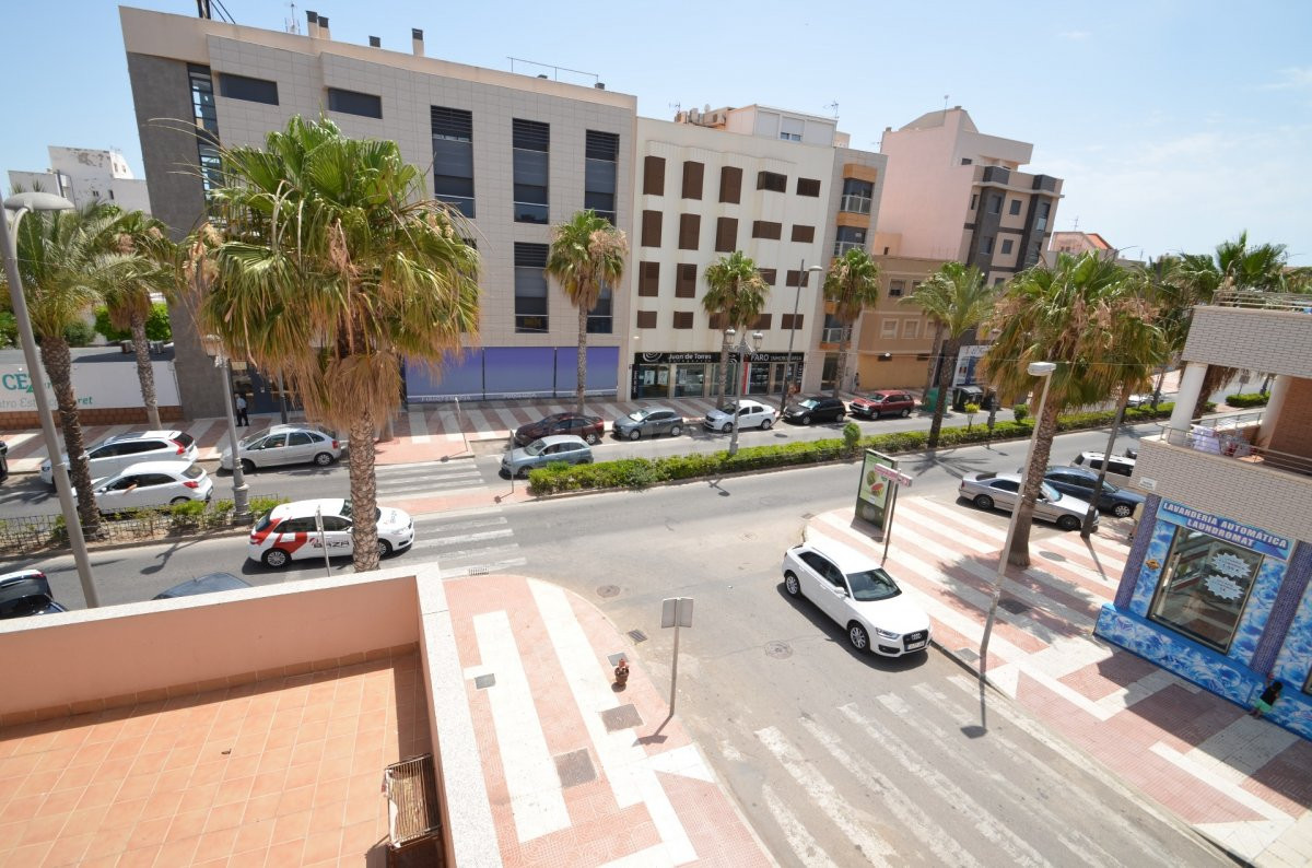 Alquiler, Piso, 1 dormitorio con garaje, Roquetas de Mar, Al - foto 4