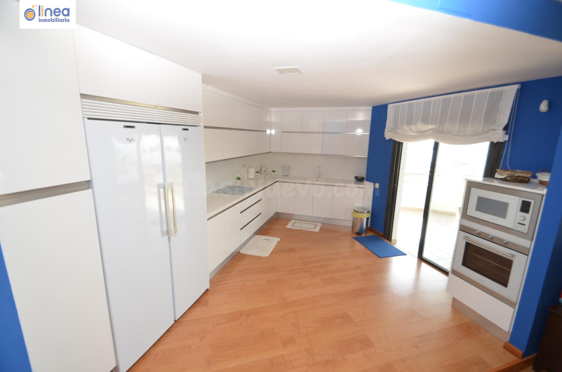 VENTA PISO 1ª LINEA DE PLAYA, 3 DORMITORIOS, 3 BAÑOS, 1 ASEO - foto 4