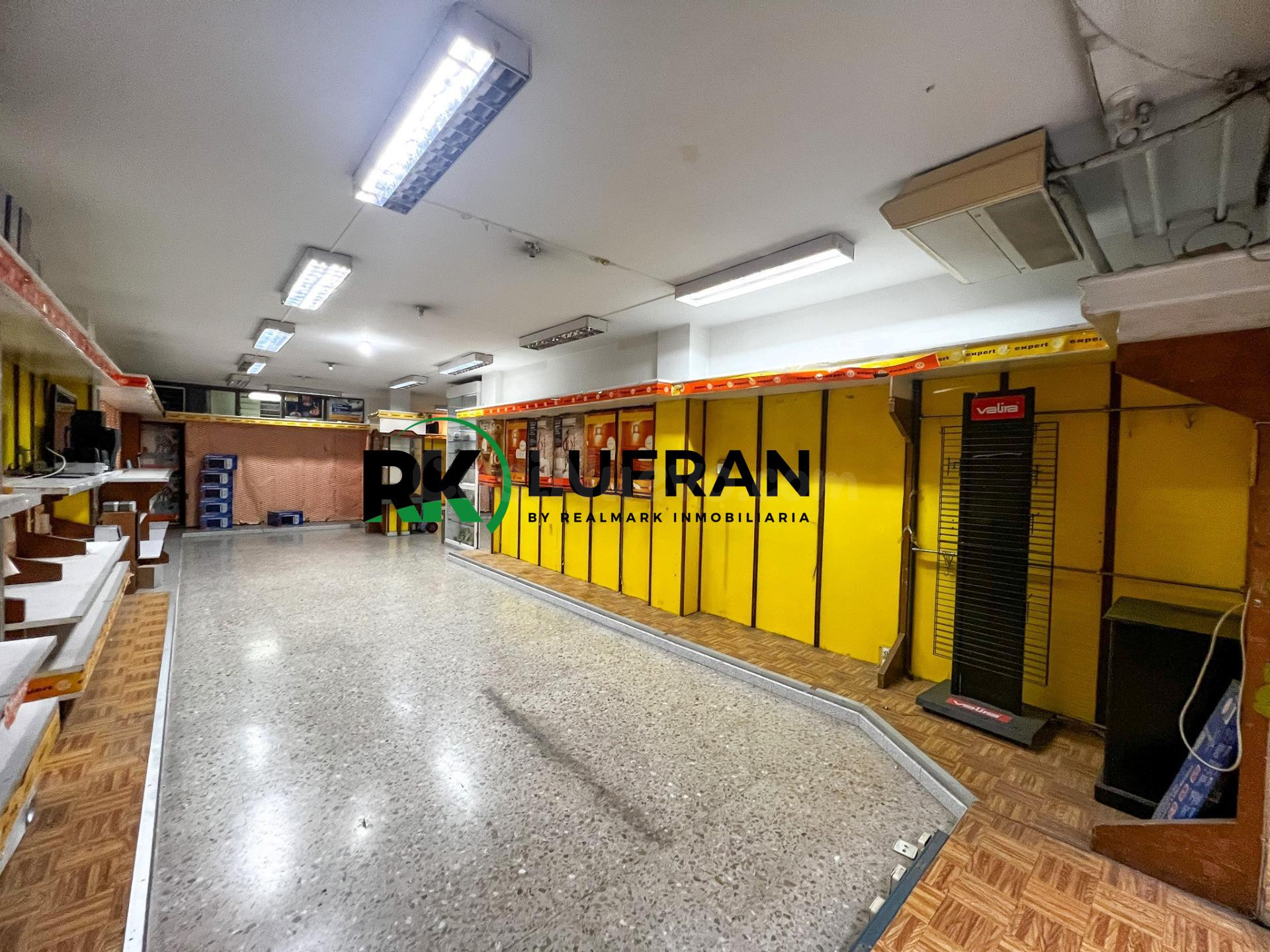 GRAN LOCAL COMERCIAL A LA VENTA EN ZONA MERCADO - foto 2