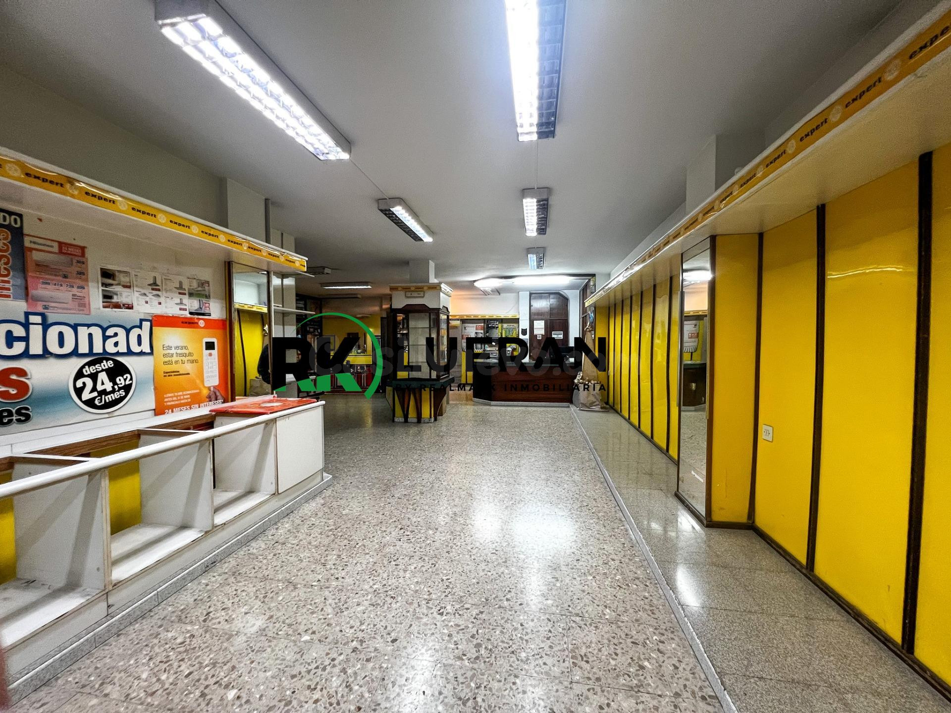GRAN LOCAL COMERCIAL A LA VENTA EN ZONA MERCADO - foto 3