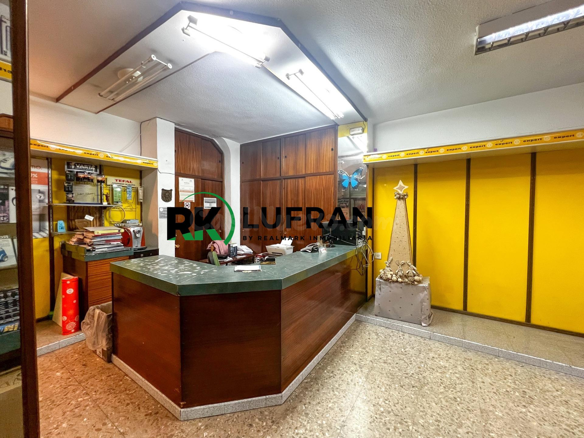 GRAN LOCAL COMERCIAL A LA VENTA EN ZONA MERCADO - foto 4