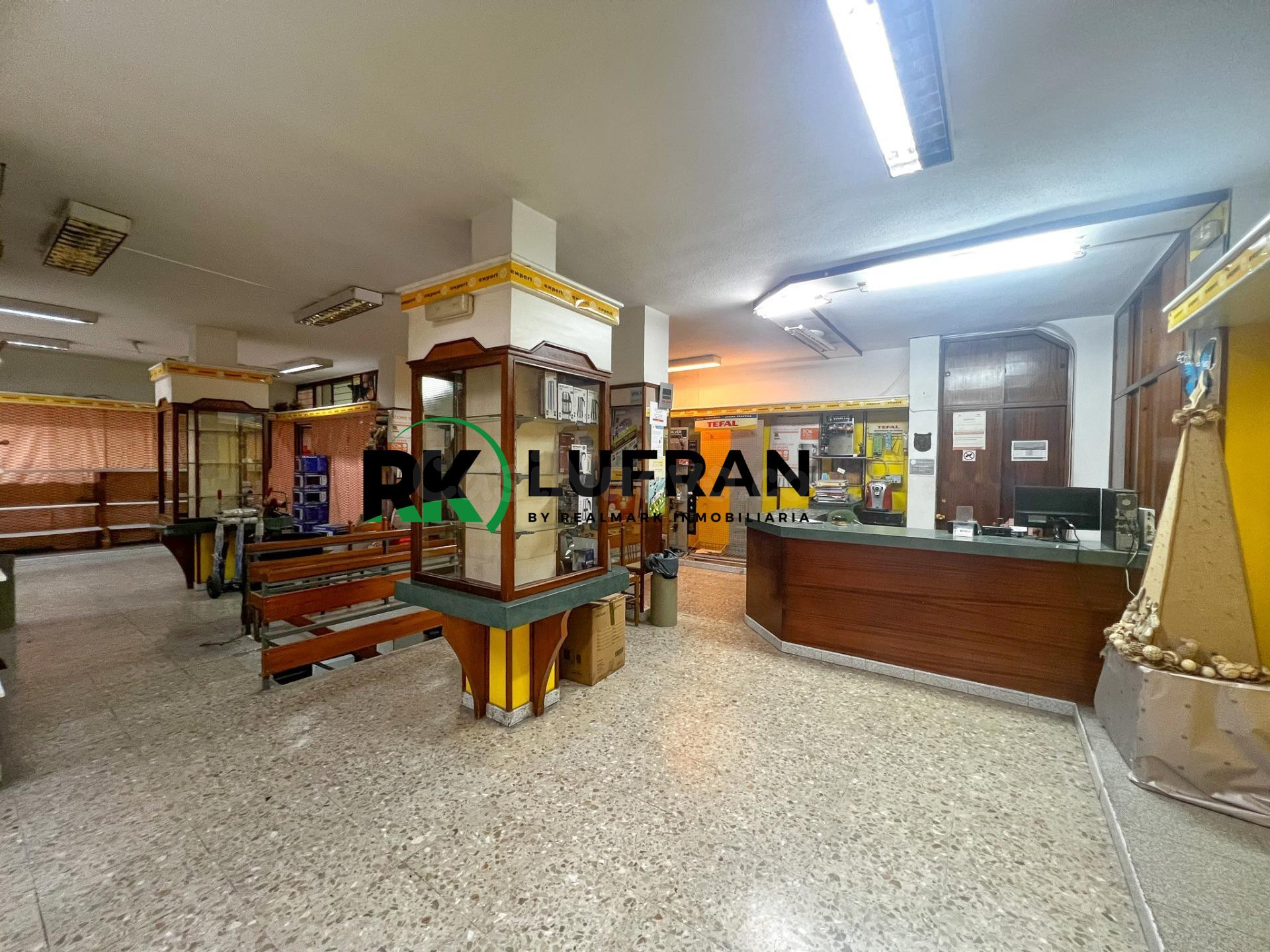GRAN LOCAL COMERCIAL A LA VENTA EN ZONA MERCADO - foto 5