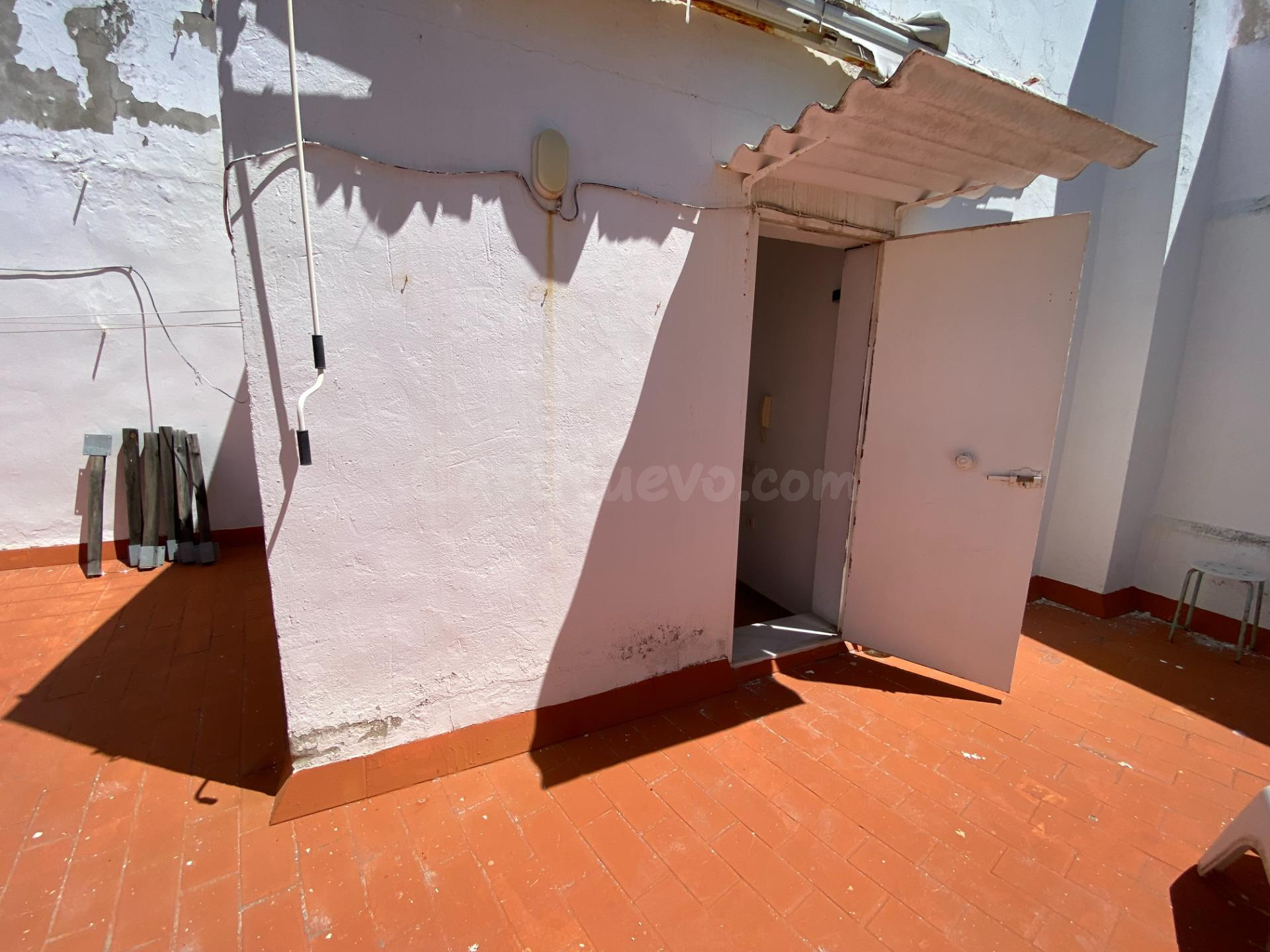 EDIFICIO EN VENTA EN EL PÓPULO, CÁDIZ – Vivienda y Local - foto 2
