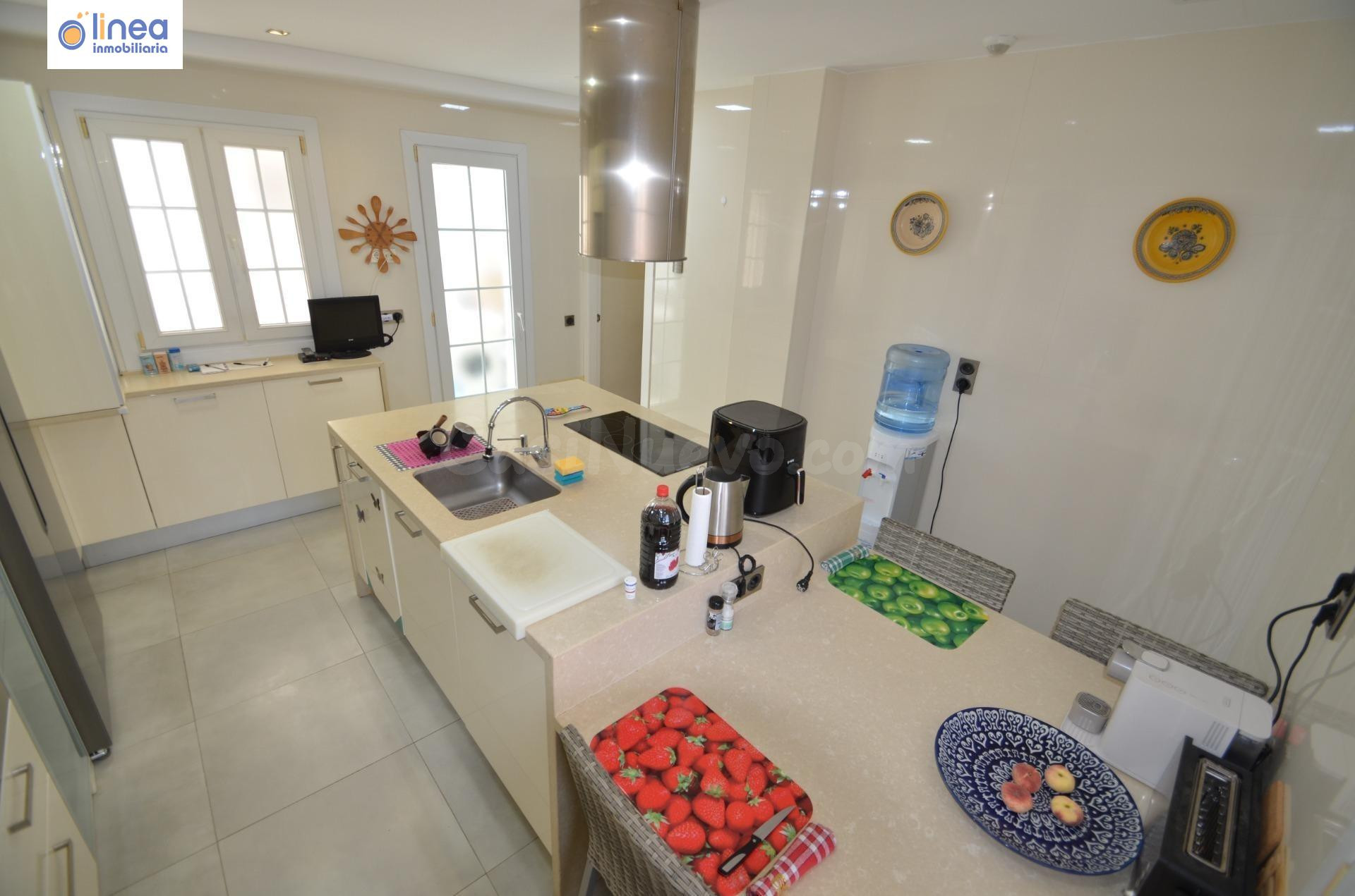 VENTA PISO 3 DORMITORIOS, 2 BAÑOS EN ALMERIA - foto 2