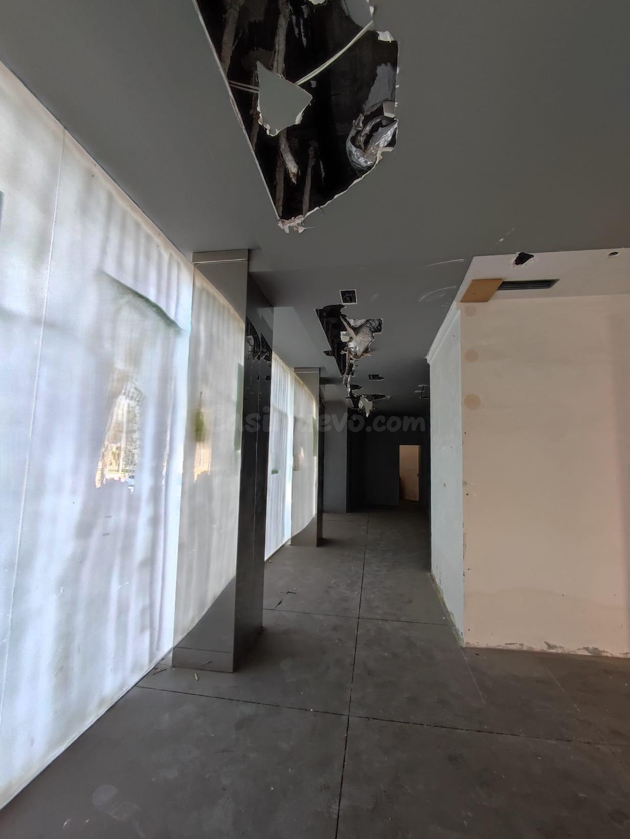 Oportunidad de Inversión en Cádiz: Amplio Local Comercial co - foto 5