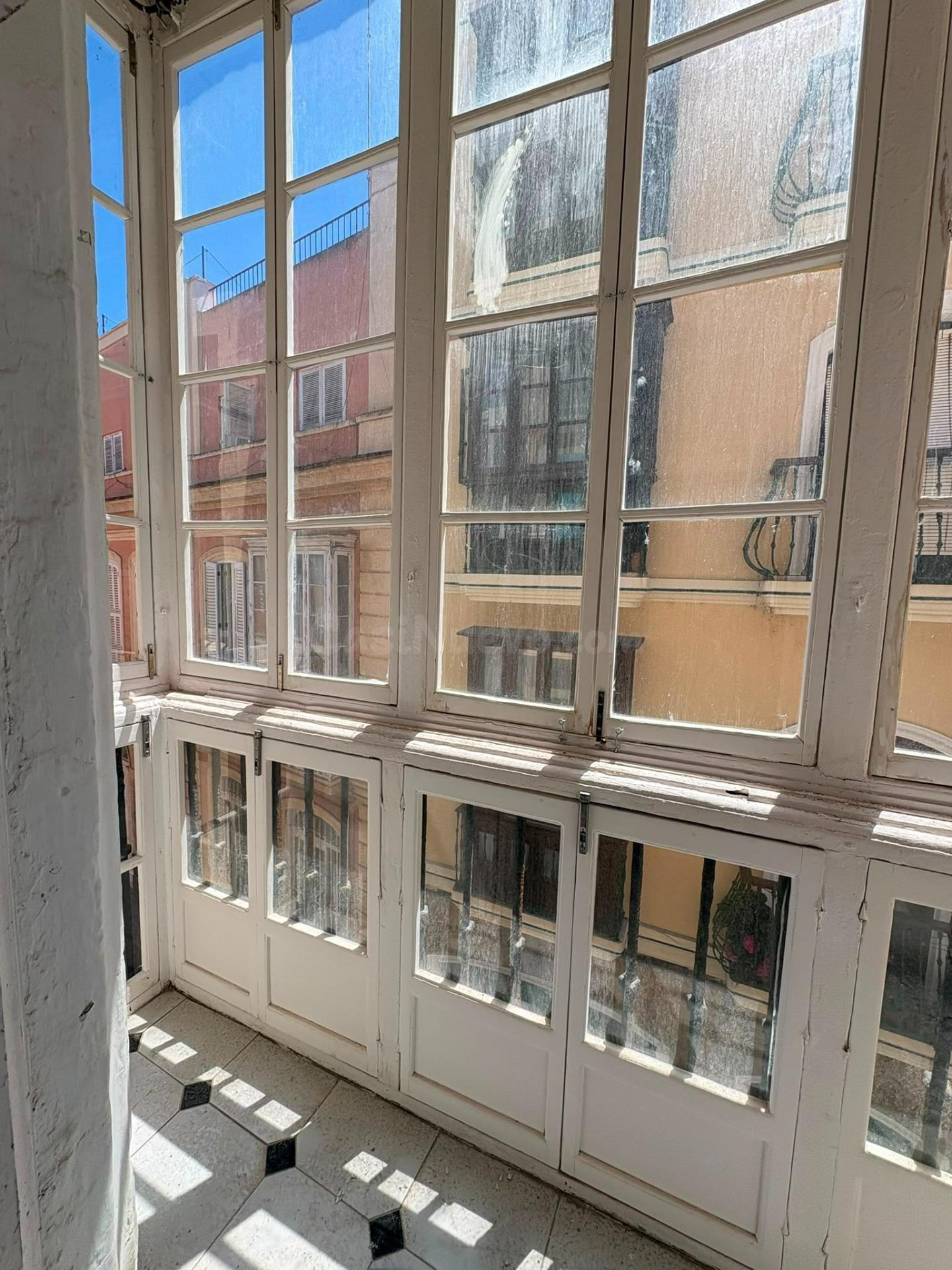 114 m2 para diseñar tu hogar en pleno centro de Cádiz | Junt - foto 5
