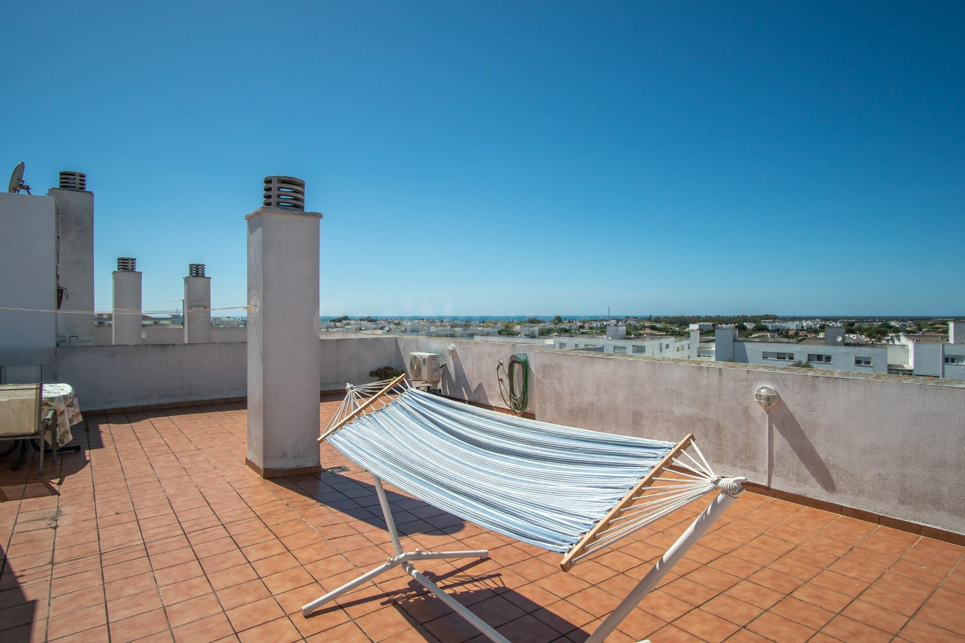 Luminosa vivienda con espectacular solárium de 60m2, garaje 