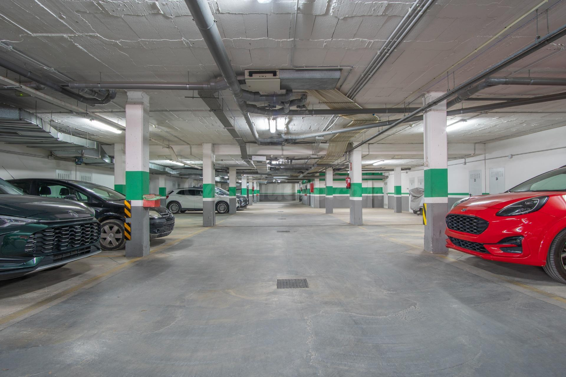 Luminosa vivienda con espectacular solárium de 60m2, garaje  - foto 4