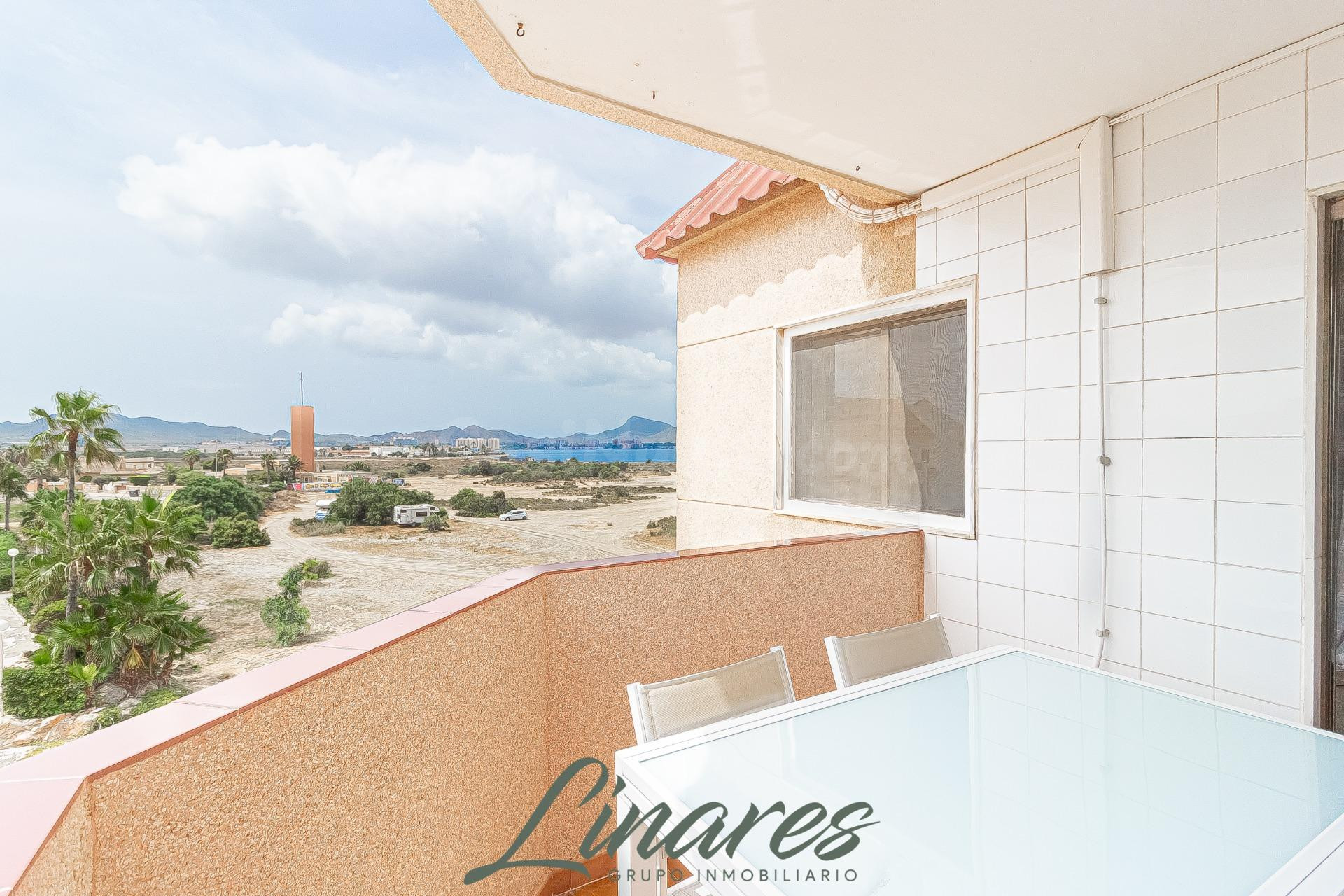 Apartamento en venta km 1 de La Manga - foto 2