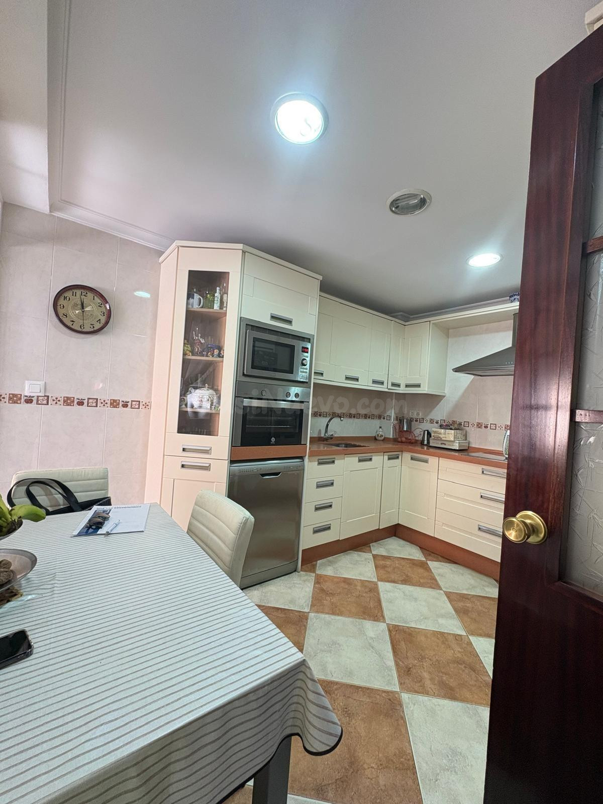 Piso de 4 dormitorios, 124 m2, exterior y luminoso | Ascenso - foto 2