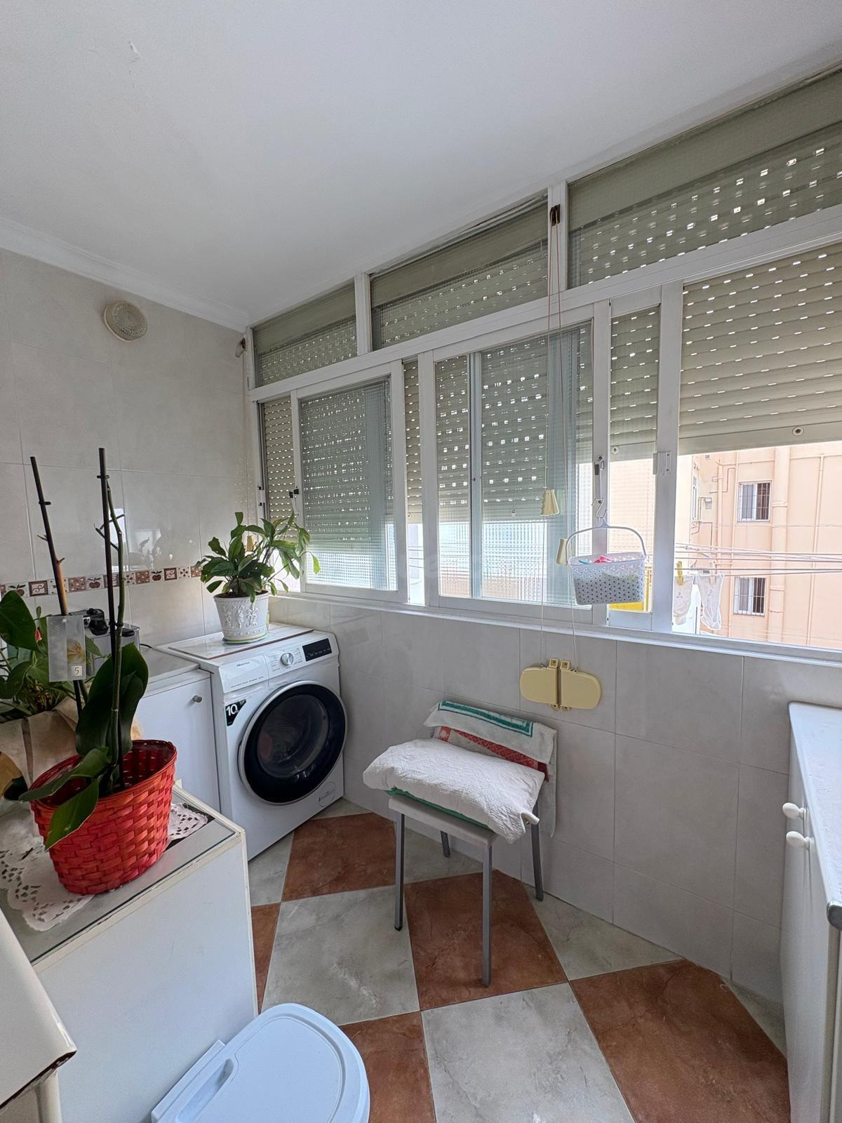Piso de 4 dormitorios, 124 m2, exterior y luminoso | Ascenso - foto 4