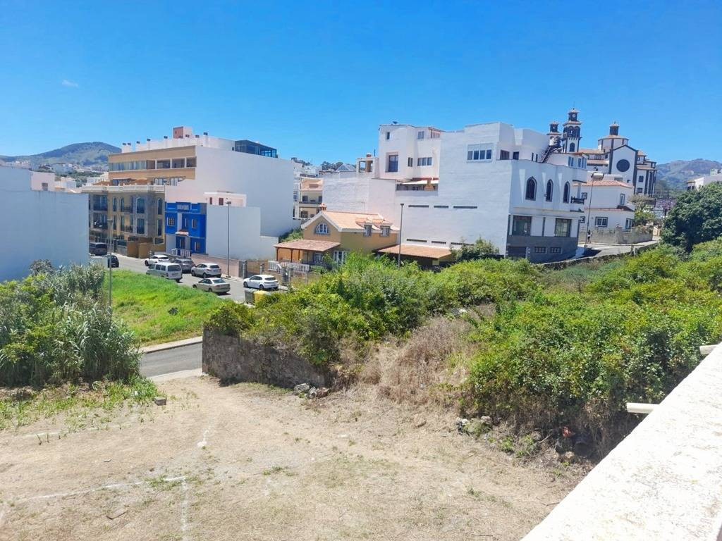 Terreno en el centro de Moya, entre las calle Unamuno y Cerv - foto 2