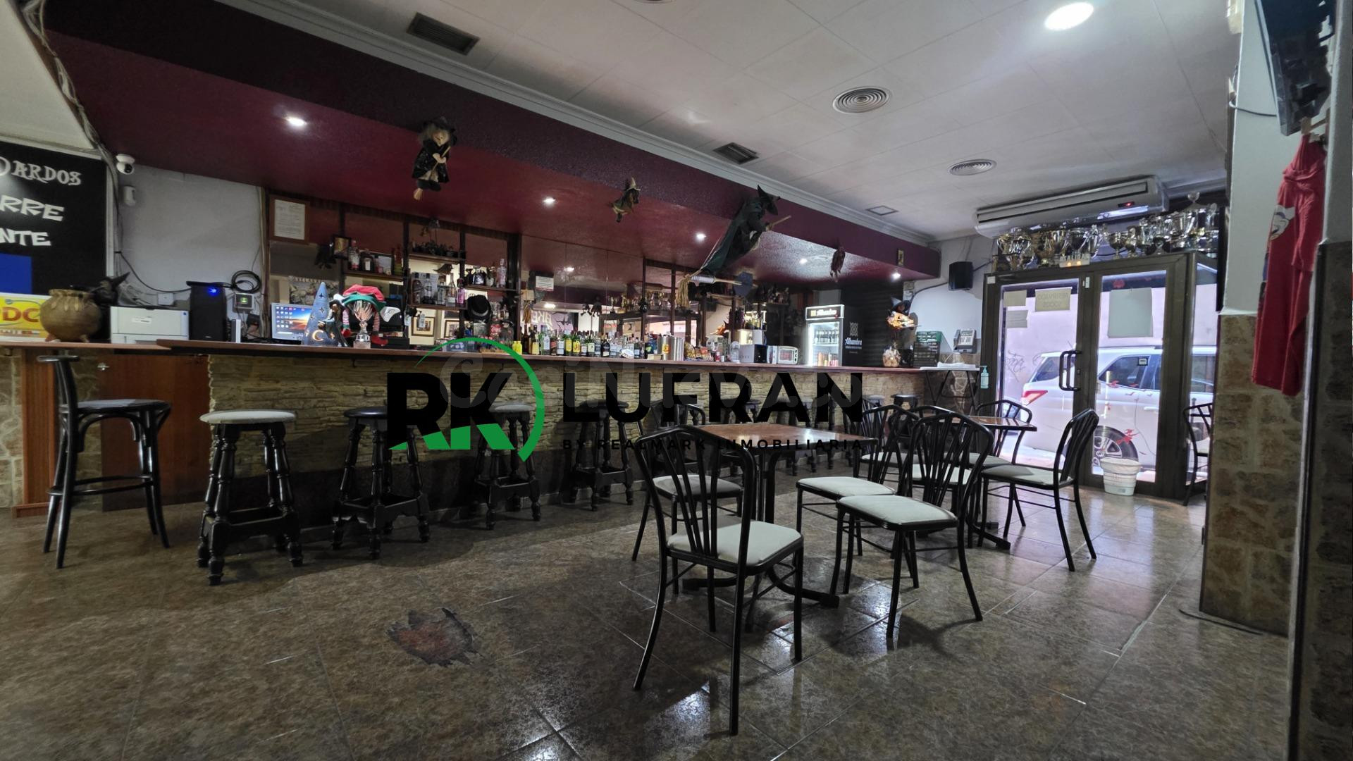 LOCAL EN VENTA CON LICENCIA DE CAFETERIA EN CAROLINAS ALTAS 