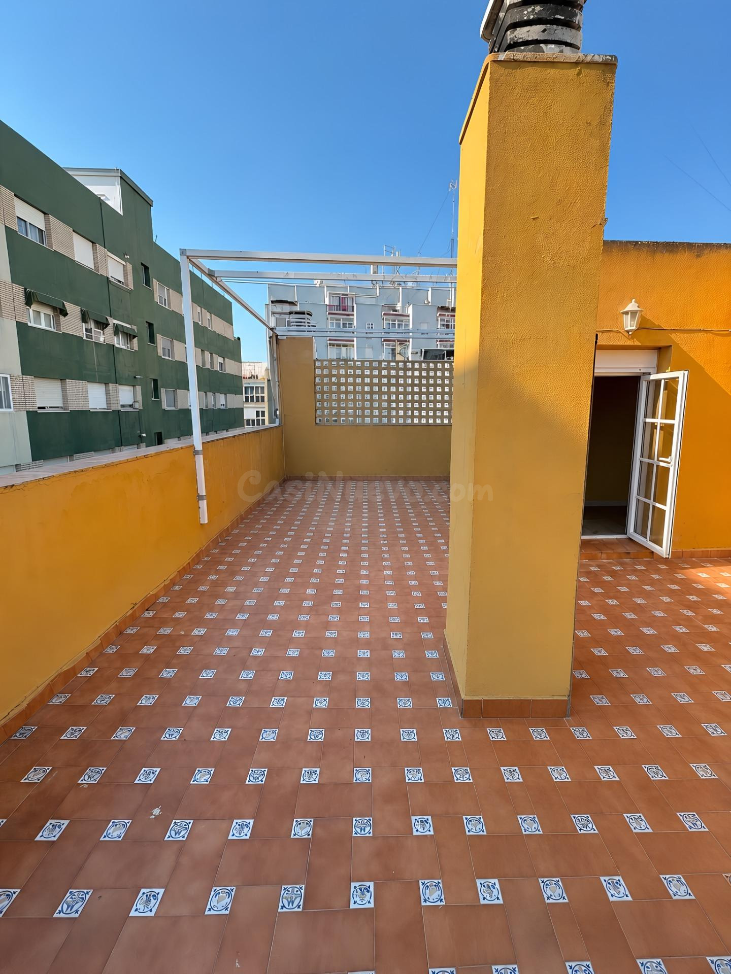 ¡Haz realidad la casa de tus sueños! Adosado con terraza y 4 dormitorios a 5 minutos de la playa