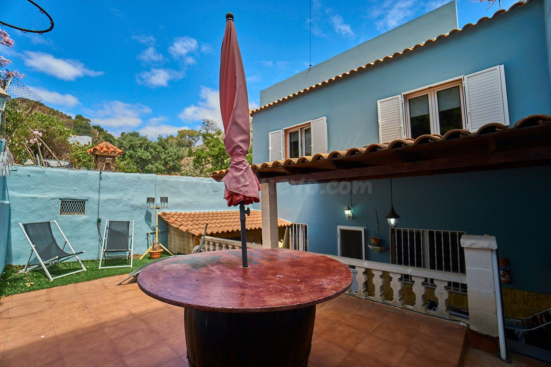 Chalet adosado con garaje y terrazas en Marzagán - foto 2
