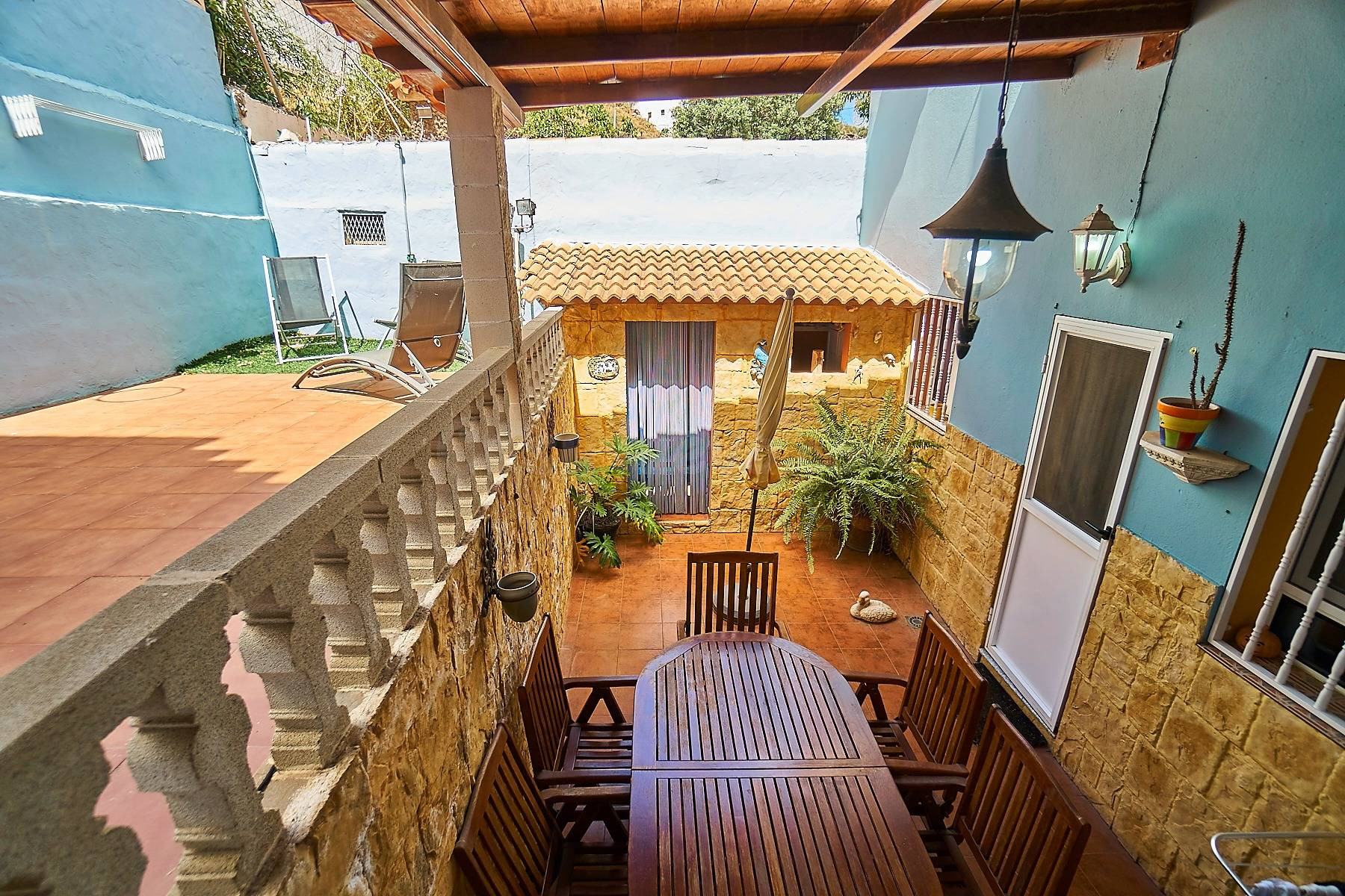 Chalet adosado con garaje y terrazas en Marzagán - foto 4