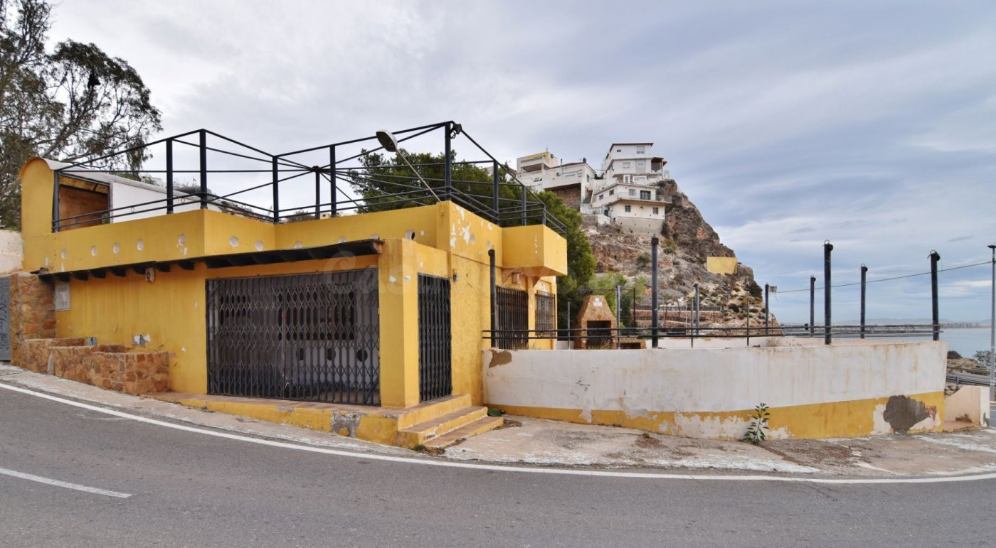 EDIFICACIÓN DE 2 PLANTAS EN CASTELL DEL REY, CON VISTAS AL M - foto 5