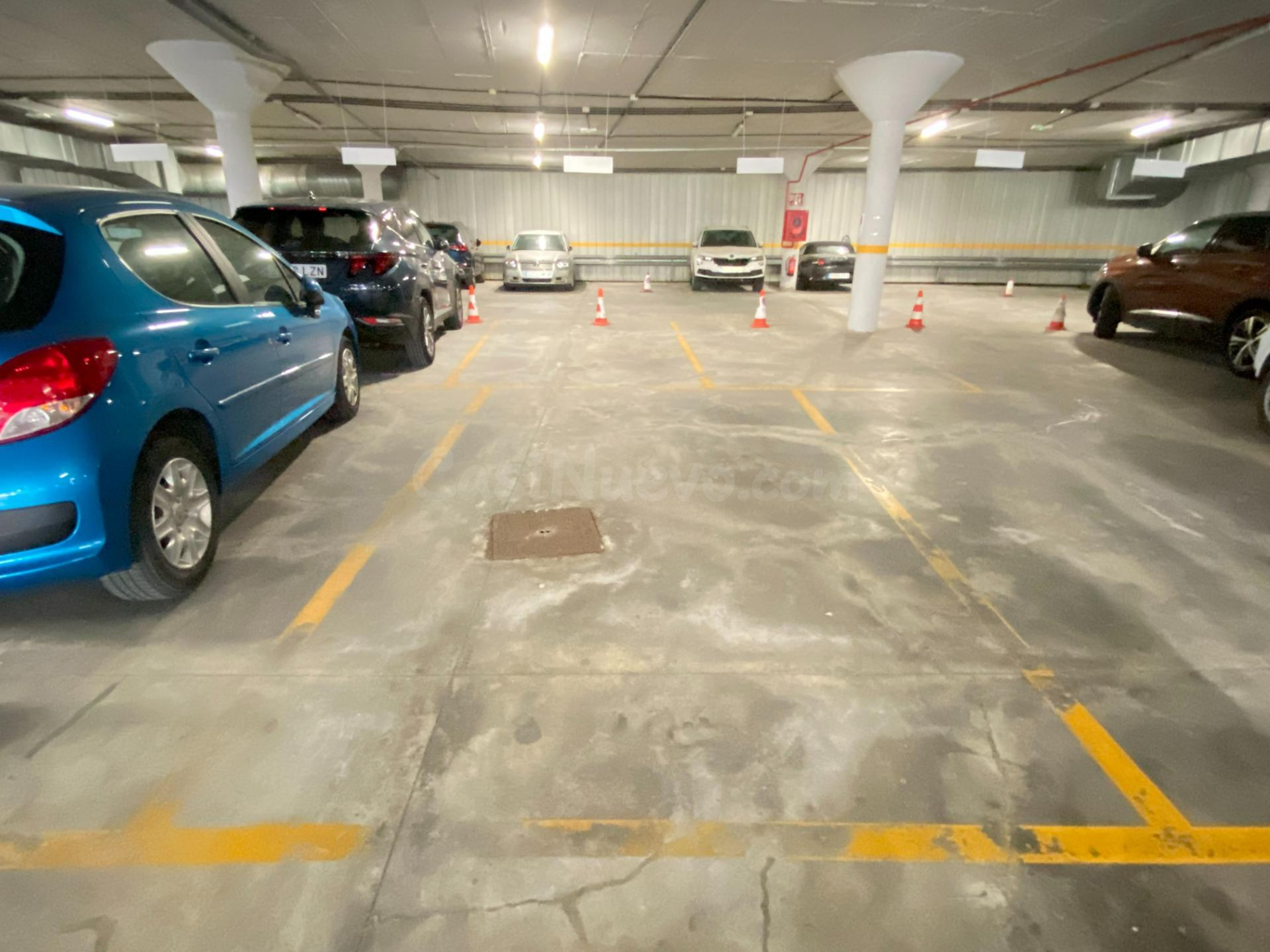 PLAZA DE GARAJE PARA COCHES GRANDES