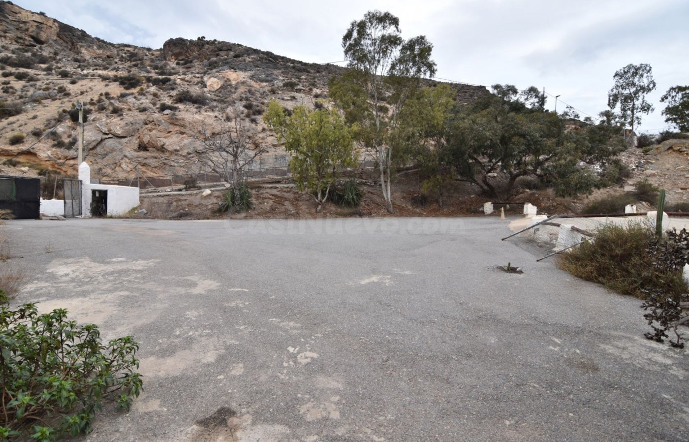 PARCELA DE 2240 M2 EN CASTELL DEL REY, CON EDIFICACIÓN DE US - foto 4