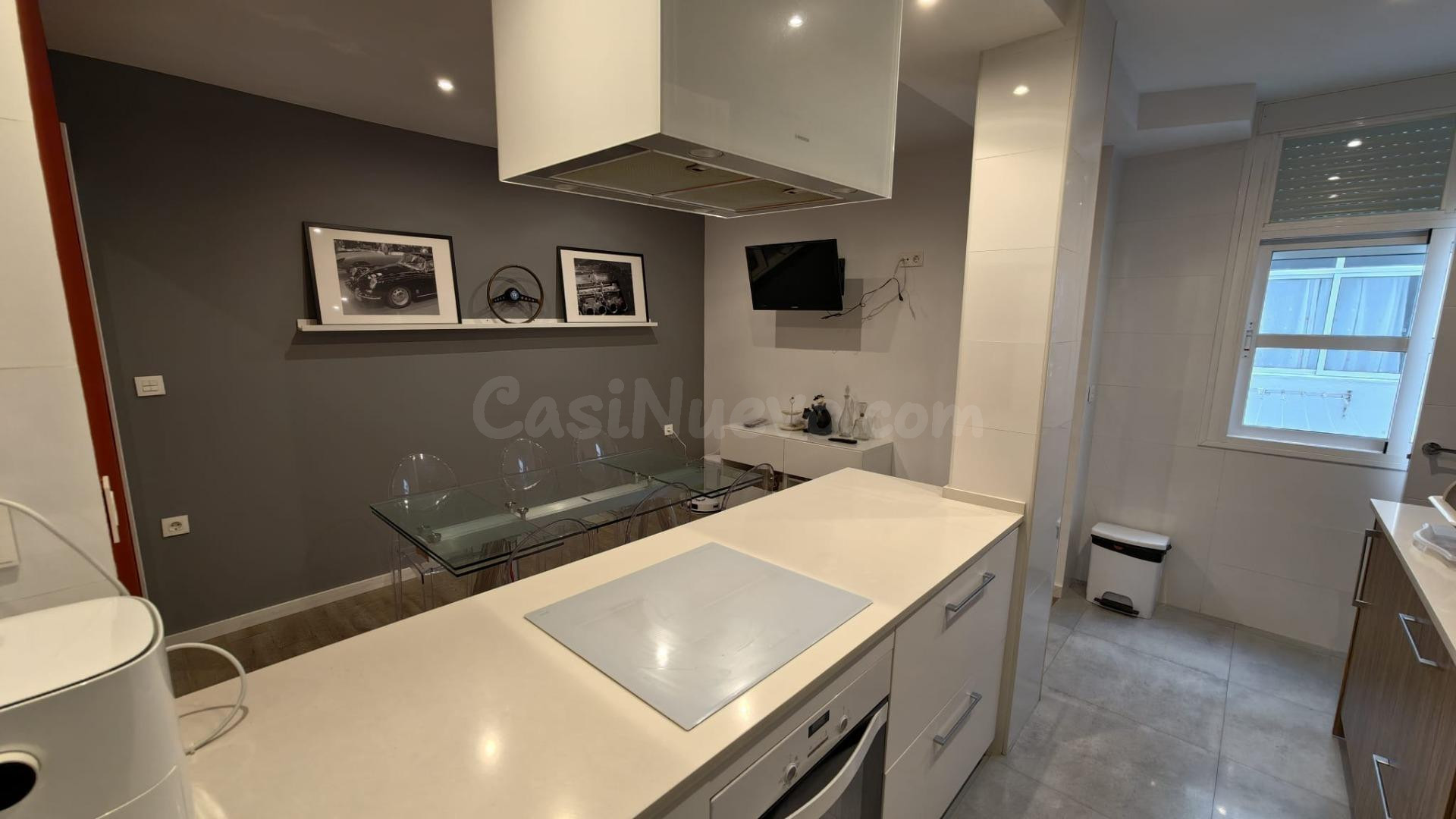 Vive junto a Playa Victoria | Piso Reformado con opción de 3 Dormitorios - foto 4