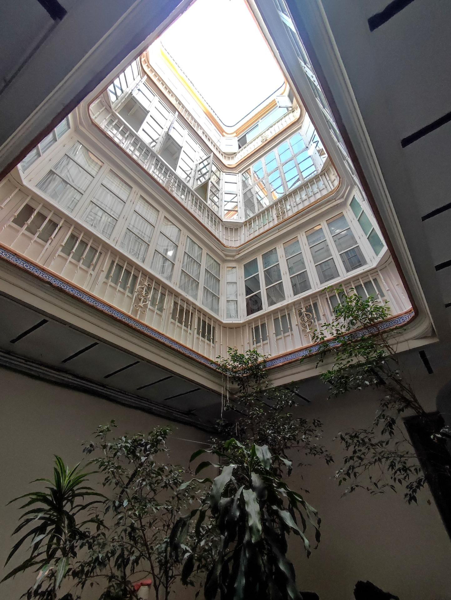Exclusivo Piso Reformado en el Corazón de Cádiz - foto 4