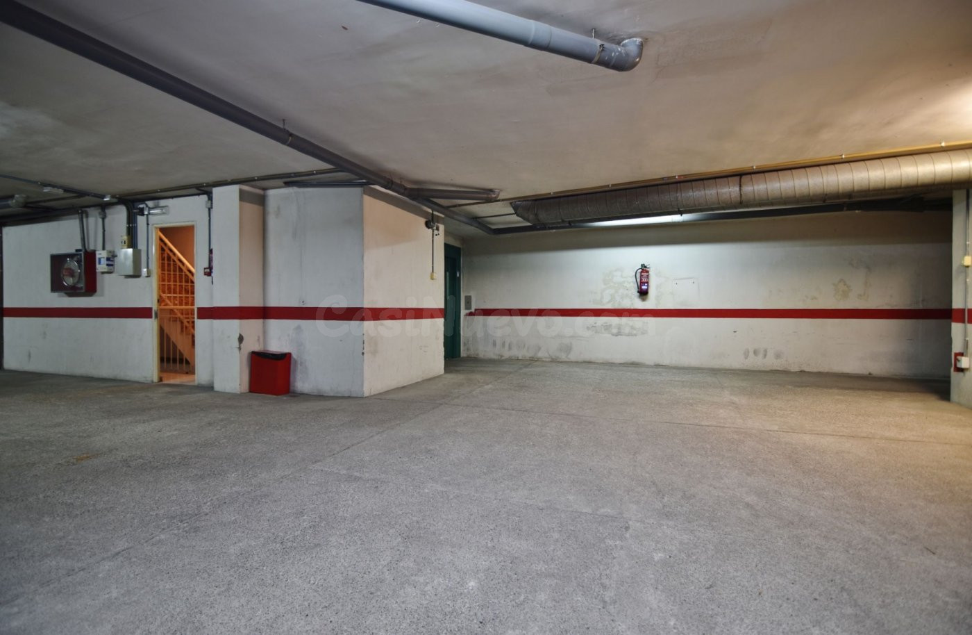 Plaza de garaje en calle Sicardó - foto 5