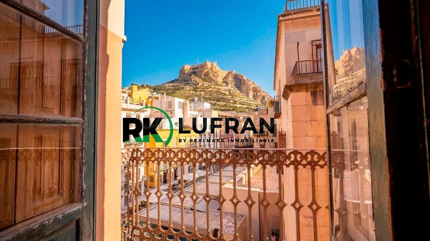 PISO A LA VENTA CON VISTAS AL CASTILLO EN EL CASCO ANTIGUO D