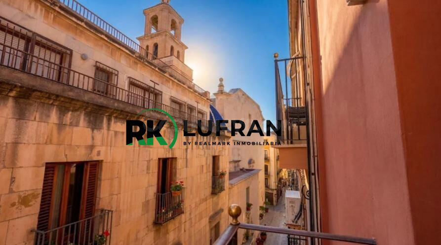 PISO A LA VENTA CON VISTAS AL CASTILLO EN EL CASCO ANTIGUO D - foto 3