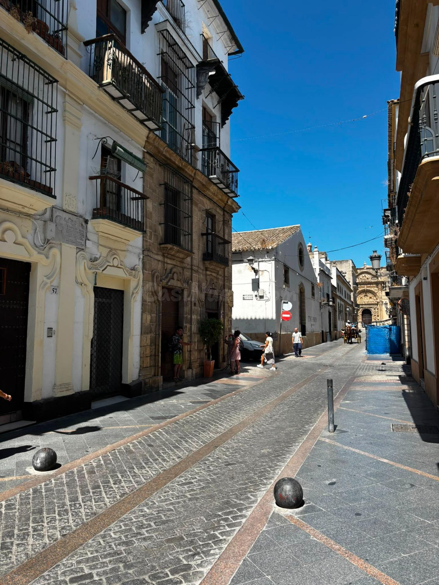 ¡Oportunidad única para Inversores! Finca Histórica con Licencia Concedida y Proyecto Pagado, lista para rehabilitar en El Puerto de Santa María - foto 3