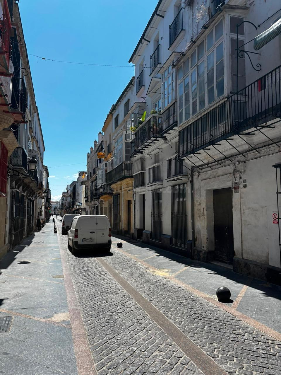 ¡Oportunidad única para Inversores! Finca Histórica con Licencia Concedida y Proyecto Pagado, lista para rehabilitar en El Puerto de Santa María - foto 4