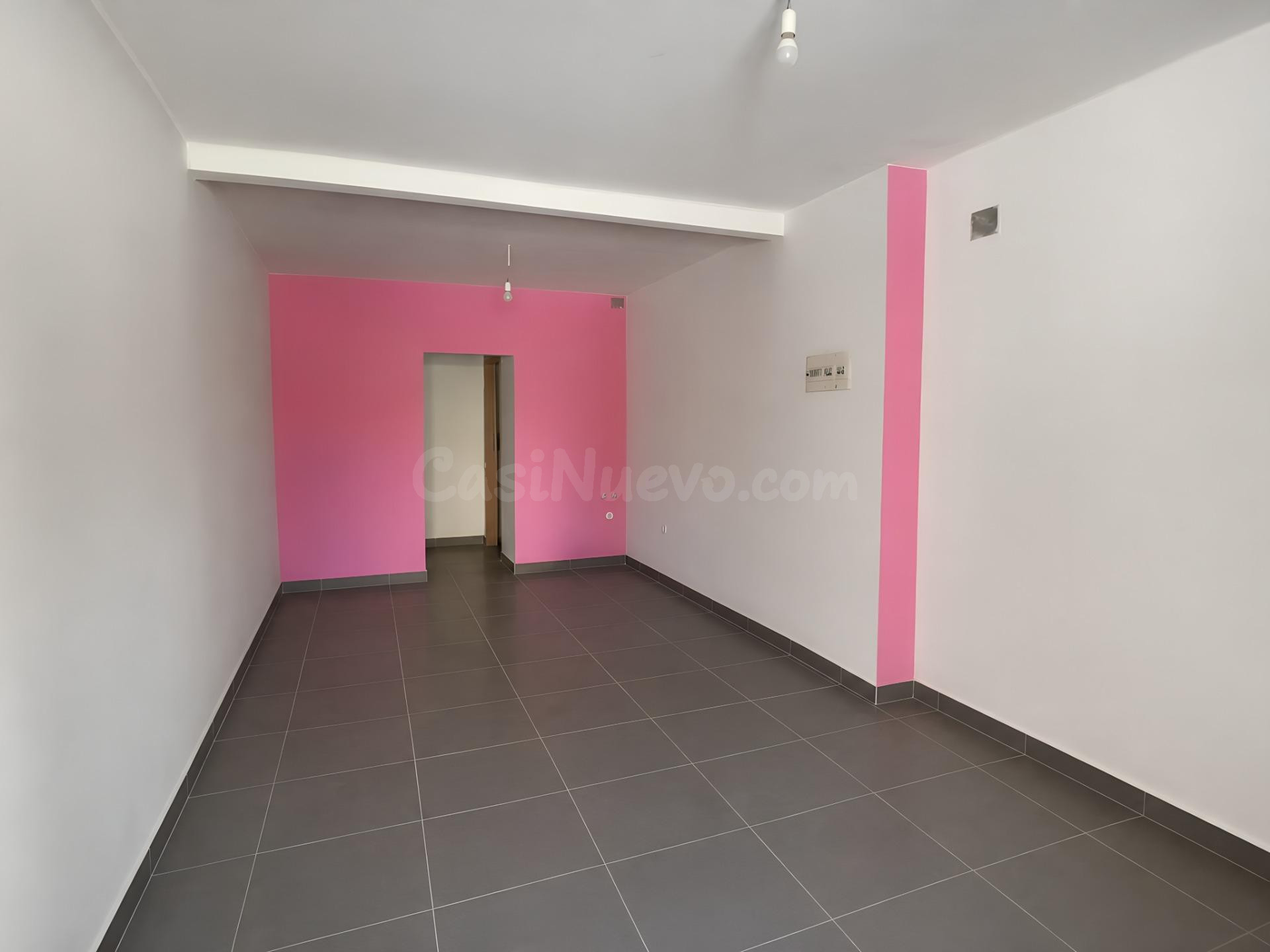 ¡Ideal negocio! Local de 33 m2 en venta, reformado - Zona Mercadona, Cádiz