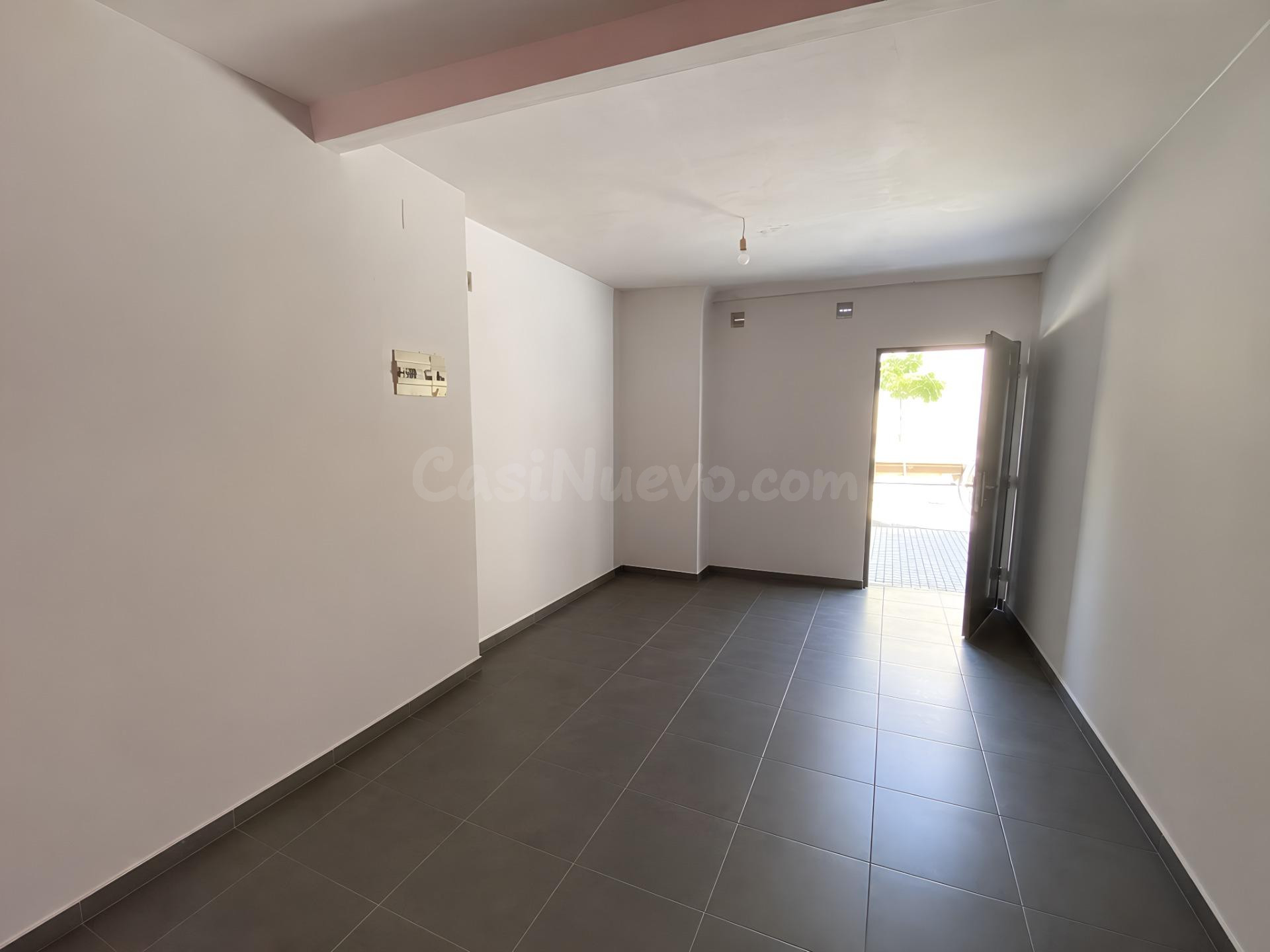 ¡Ideal negocio! Local de 33 m2 en venta, reformado - Zona Me - foto 4