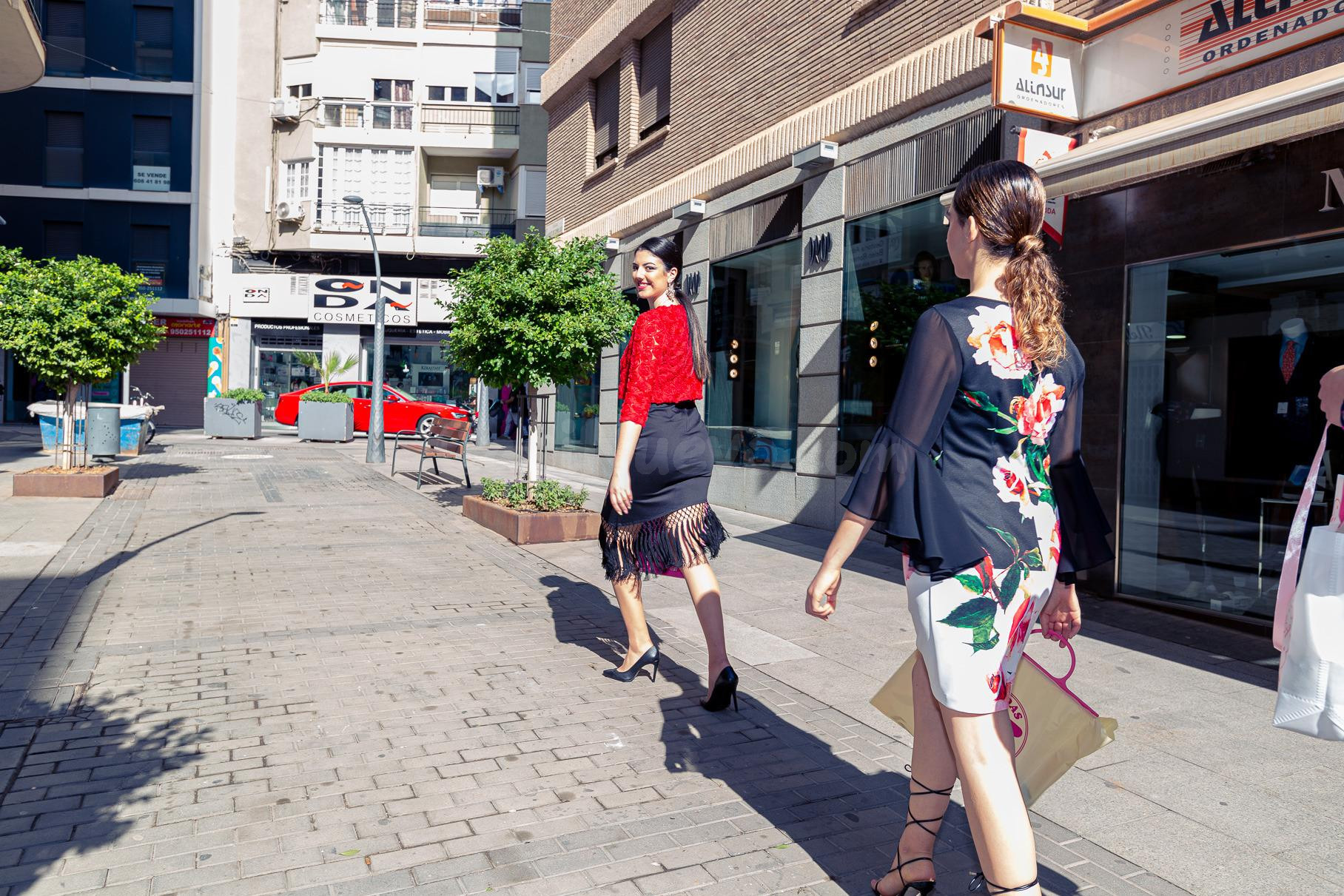 SE TRASPASA BOUTIQUE ROPA DE MUJER POR TRASLADO , CENTRO ALM - foto 2