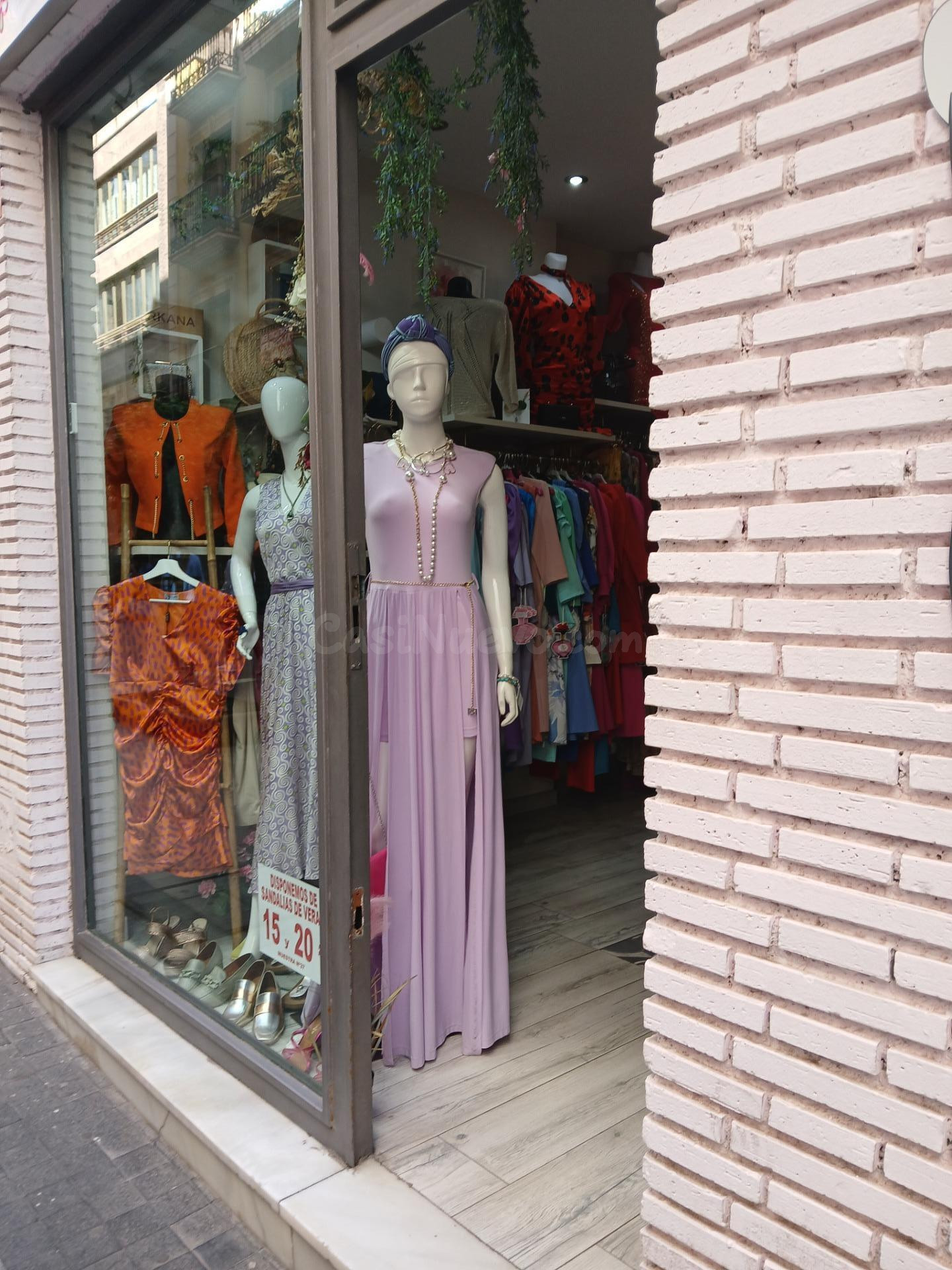 SE TRASPASA BOUTIQUE ROPA DE MUJER POR TRASLADO , CENTRO ALM - foto 5